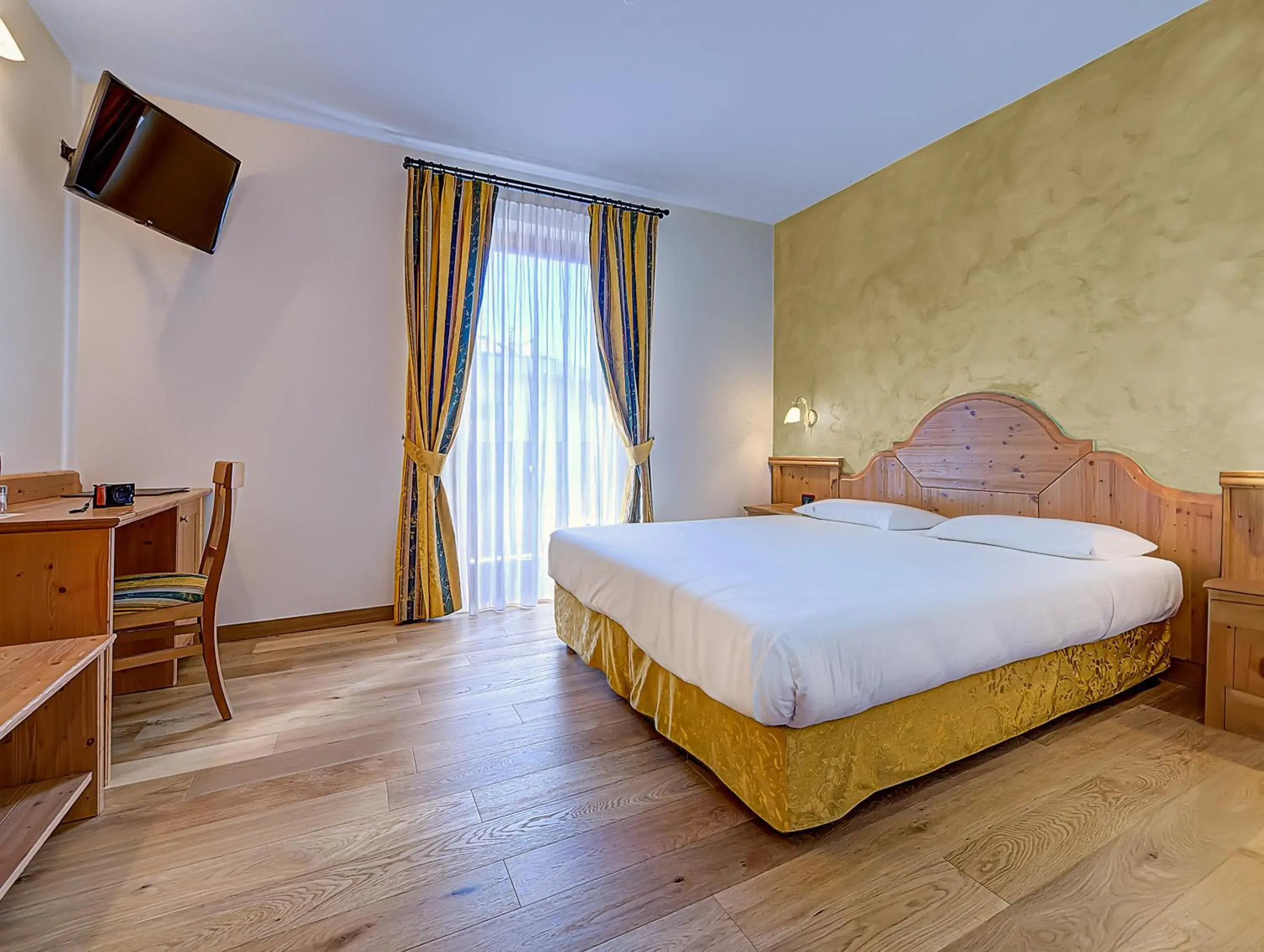 Comfort Double or Twin Room in Hotel Garni La Vigna - Adult Friendly Comfort Double or Twin Room in Hotel Garni La Vigna - Adult Friendly