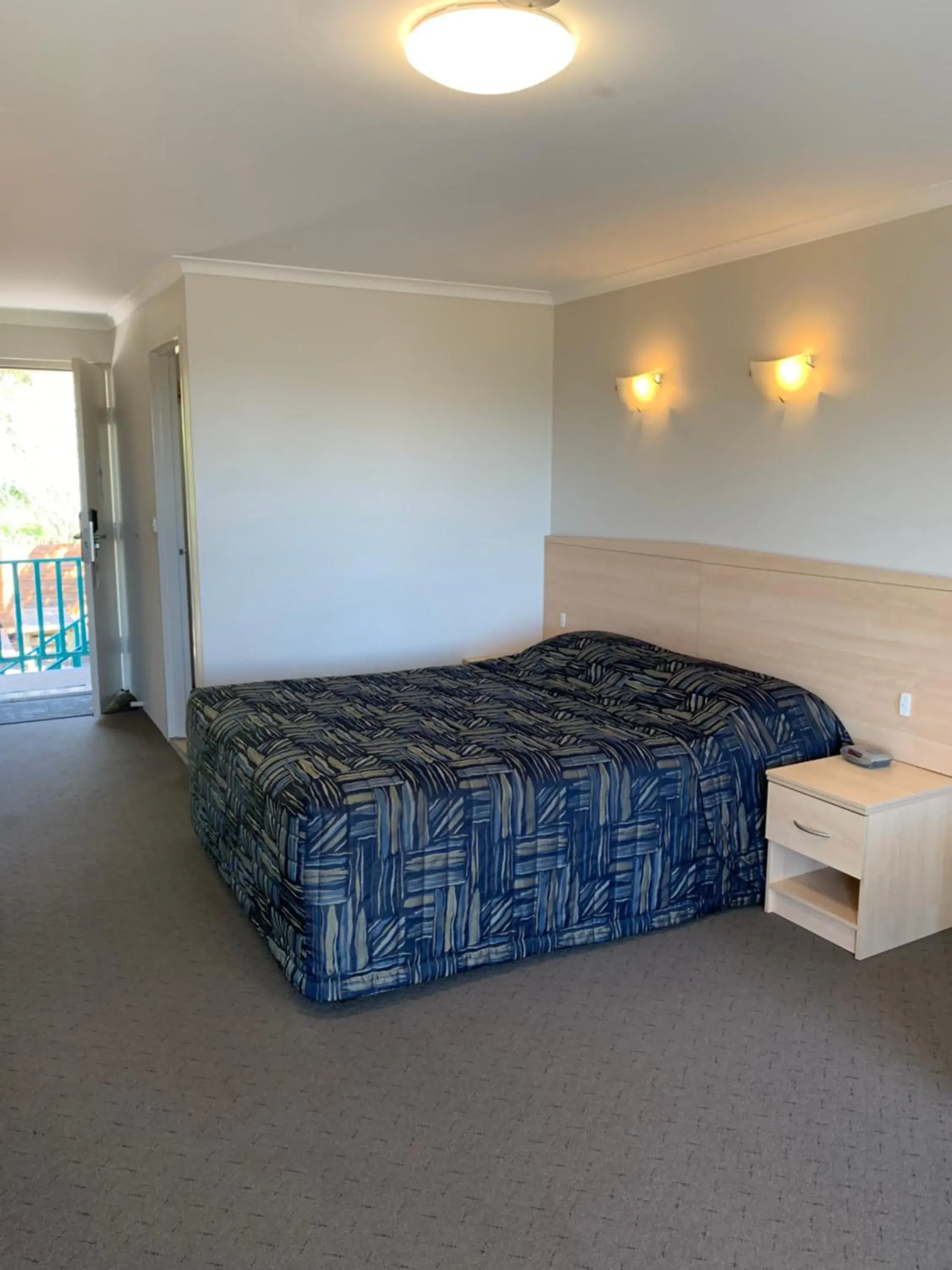 Queen Room in Shellharbour Resort and Conference Centre Queen Room in Shellharbour Resort and Conference Centre