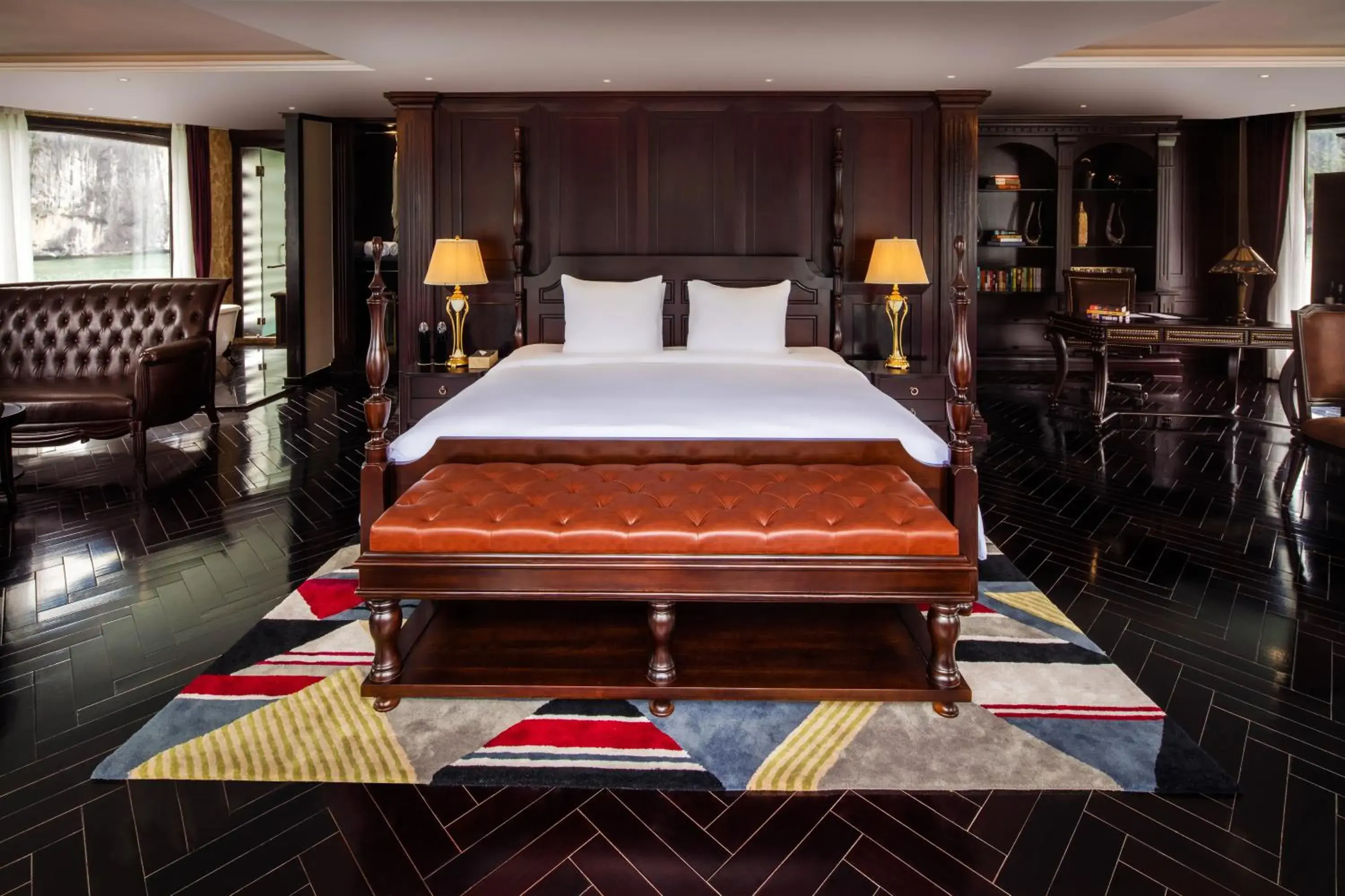 Presidential Suite in Ambassador Cruise Halong Bay Presidential Suite in Ambassador Cruise Halong Bay