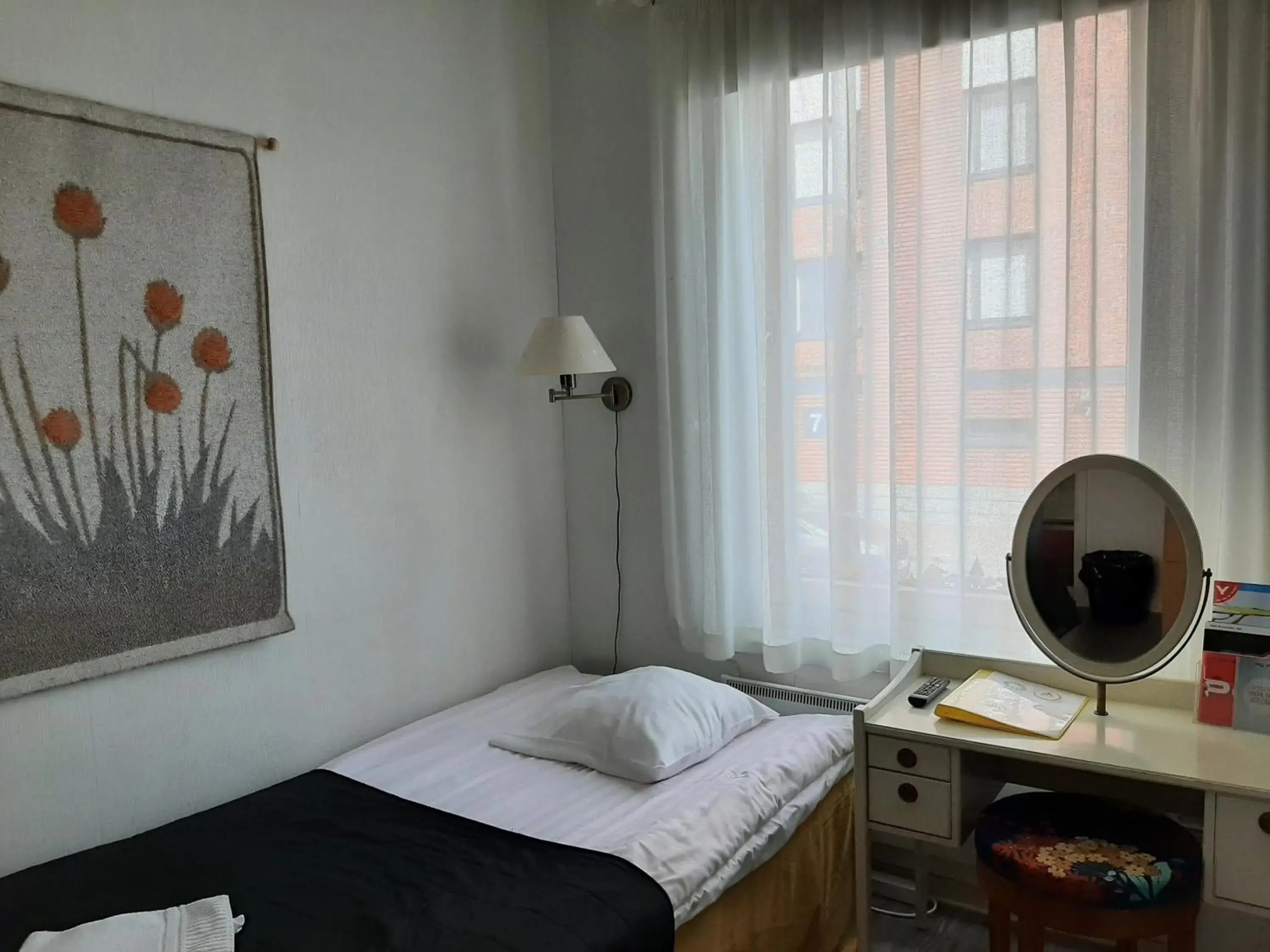 Single Room with Shared Bathroom in Hostel River Single Room with Shared Bathroom in Hostel River