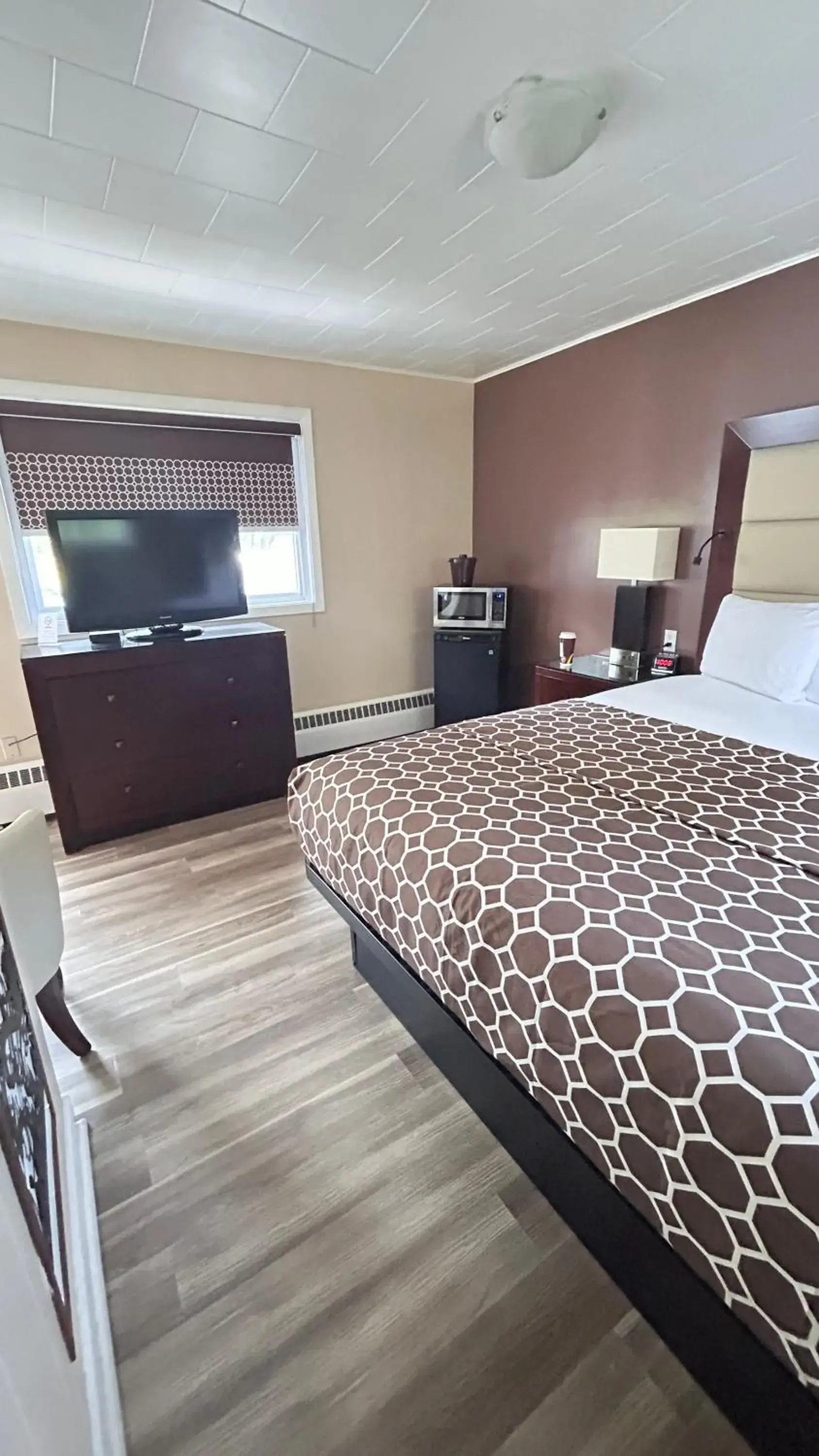 King Room - Non-Smoking in Rogers Motel King Room - Non-Smoking in Rogers Motel