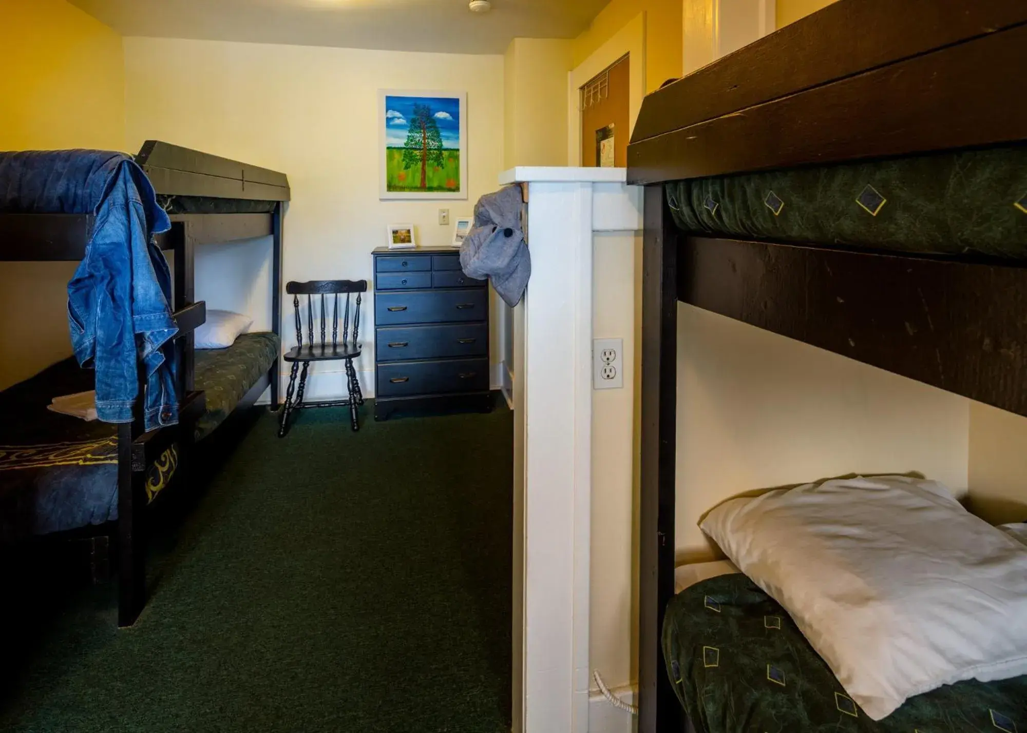 4-Bed Mixed Dormitory Room in HI Penticton - Hostel 4-Bed Mixed Dormitory Room in HI Penticton - Hostel