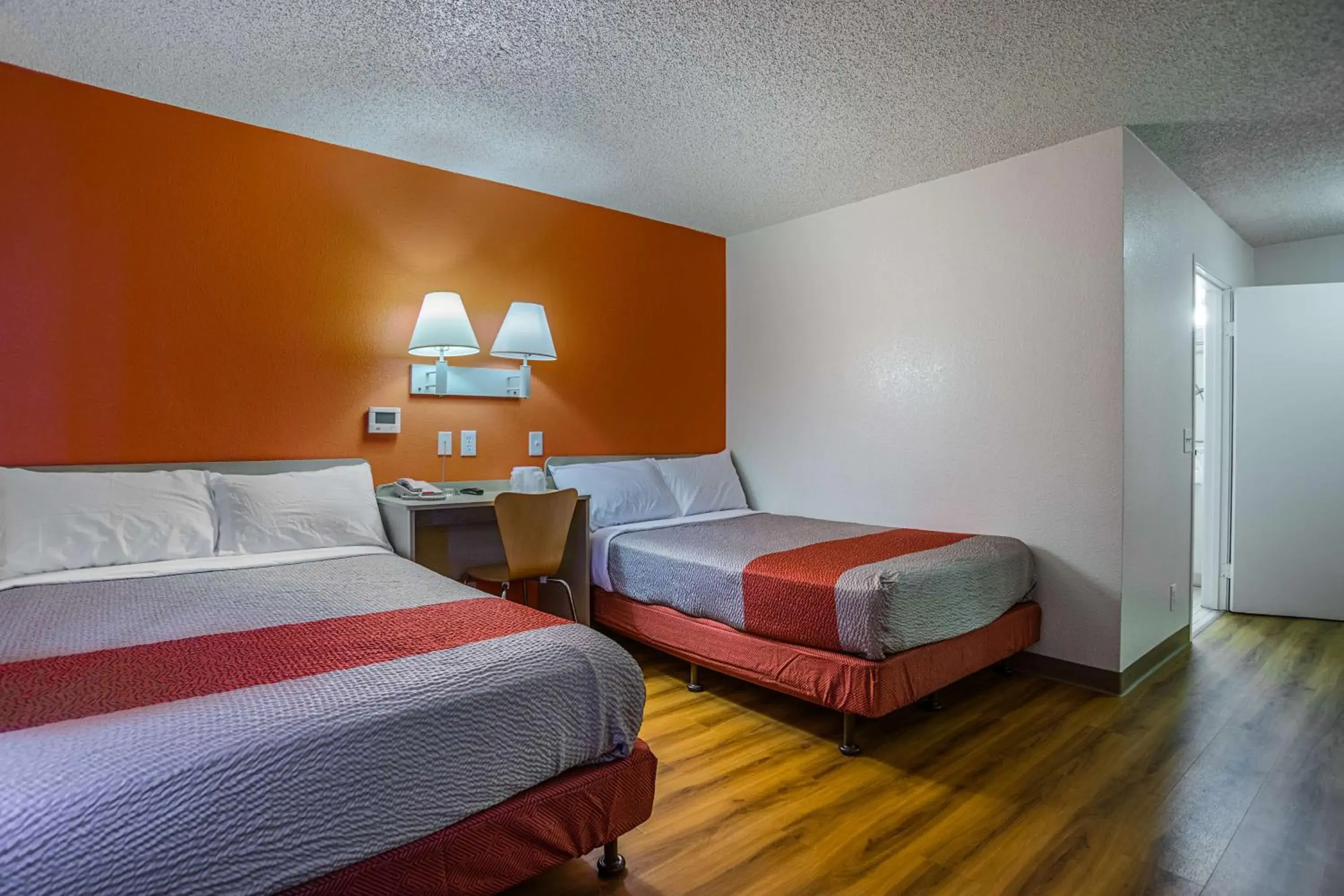 Quadruple Room in Motel 6 Tucson, AZ - North Quadruple Room in Motel 6 Tucson, AZ - North