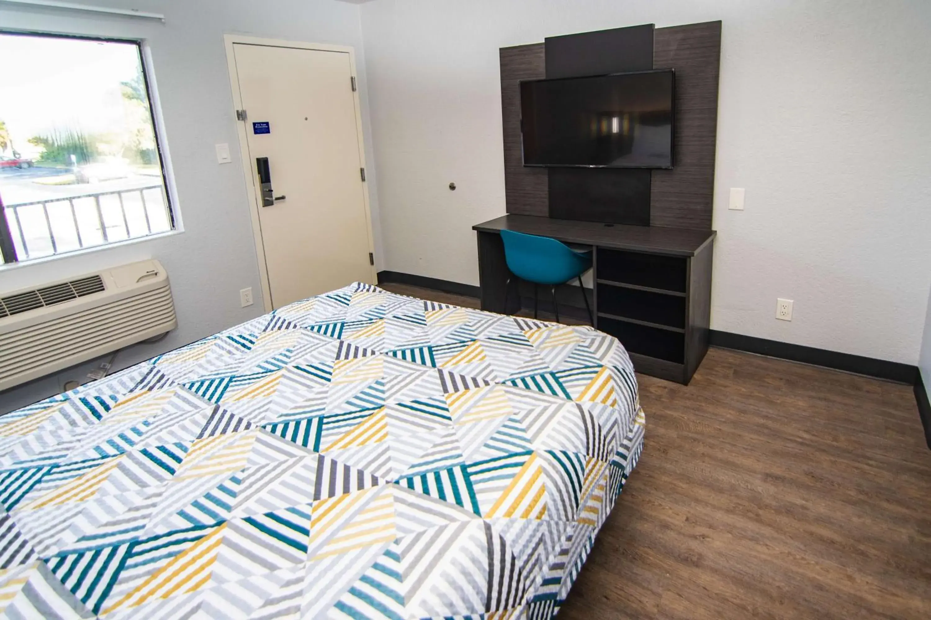 Queen Room in Motel 6-Ft. Pierce, FL Queen Room in Motel 6-Ft. Pierce, FL