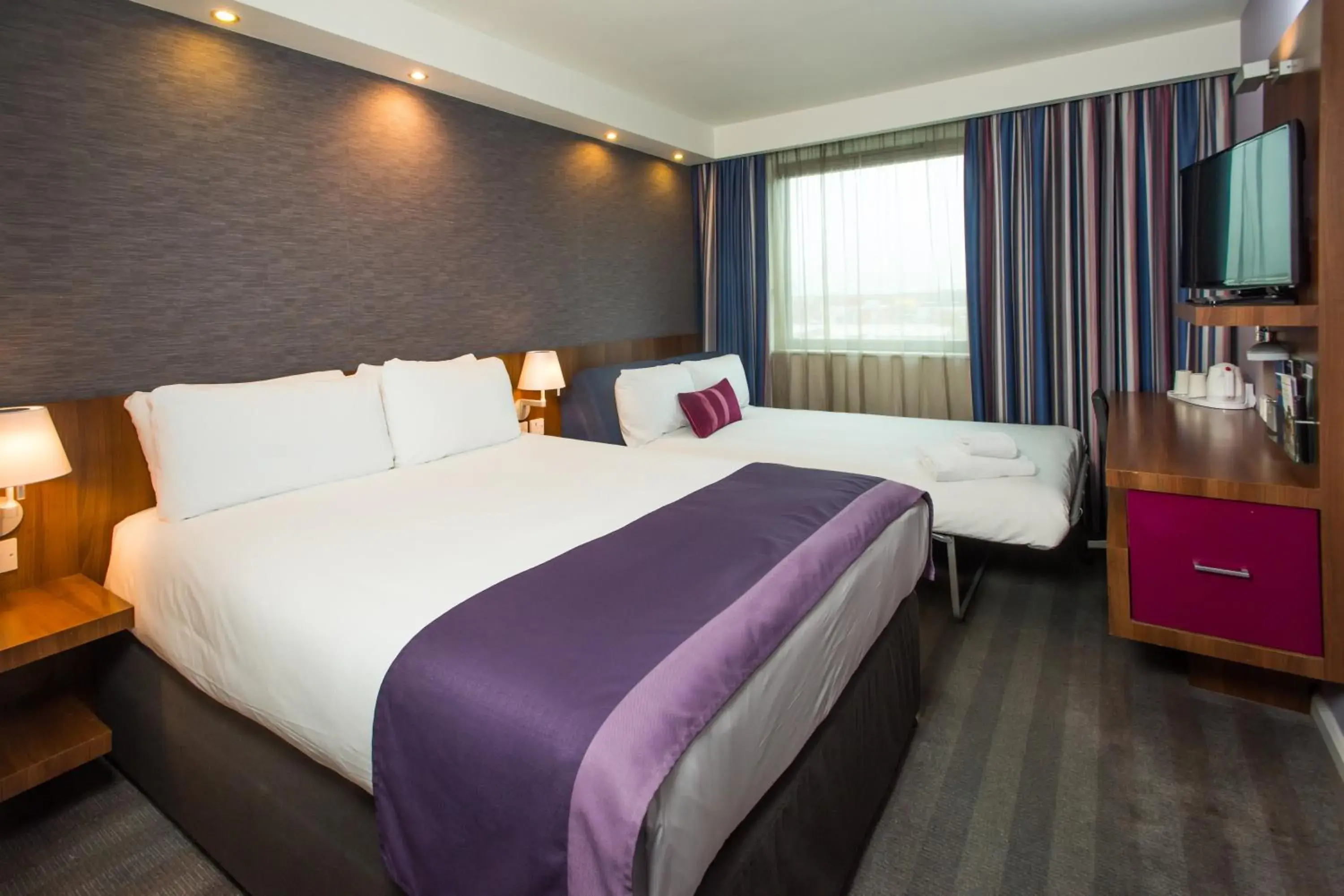 Standard Double Room with Sofa Bed and Free Hot Breakfast in Holiday Inn Express Lincoln City Centre by IHG Standard Double Room with Sofa Bed and Free Hot Breakfast in Holiday Inn Express Lincoln City Centre by IHG