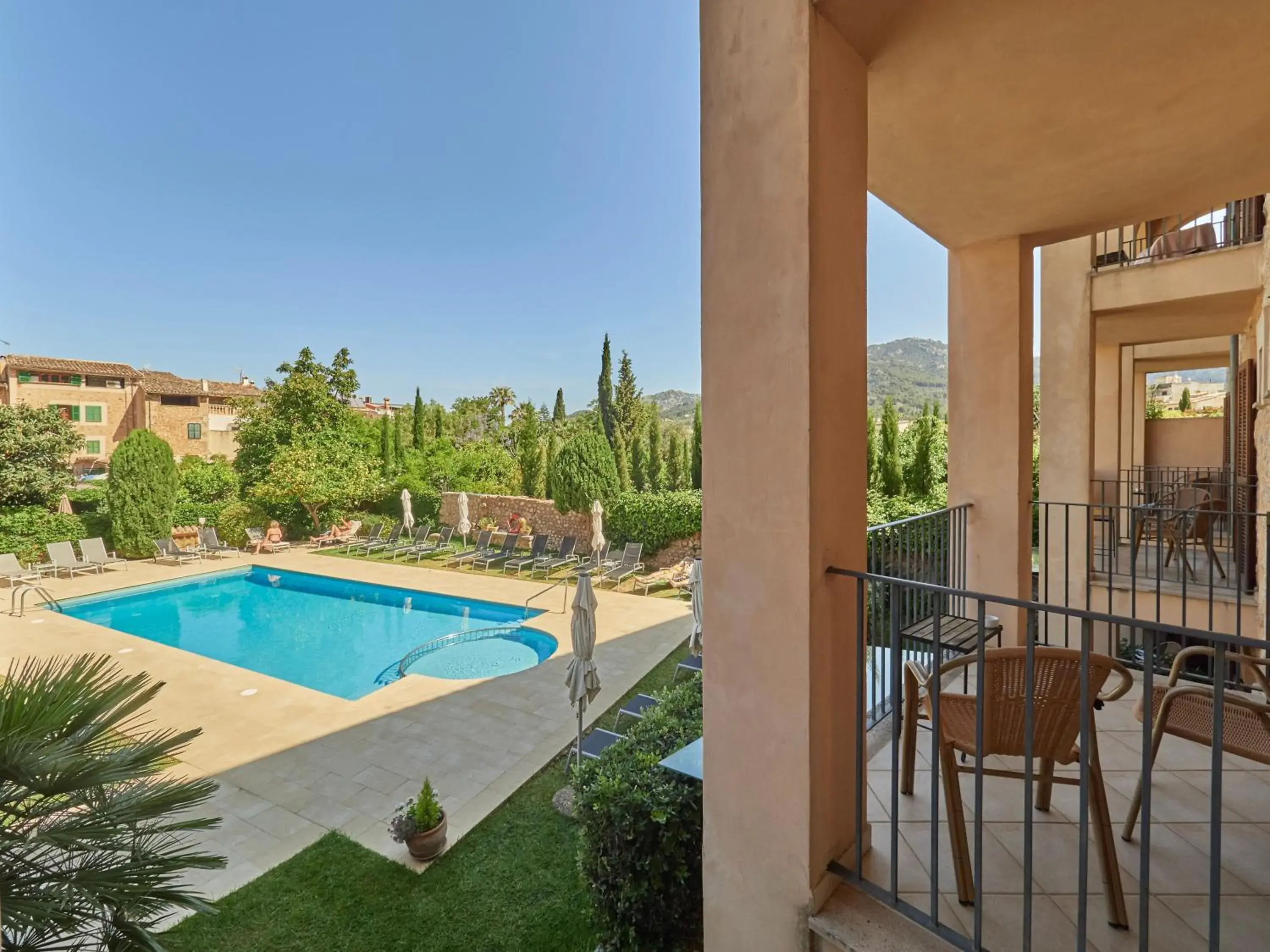 Double or Twin Room with Balcony in Hotel Ca'l Bisbe Double or Twin Room with Balcony in Hotel Ca'l Bisbe