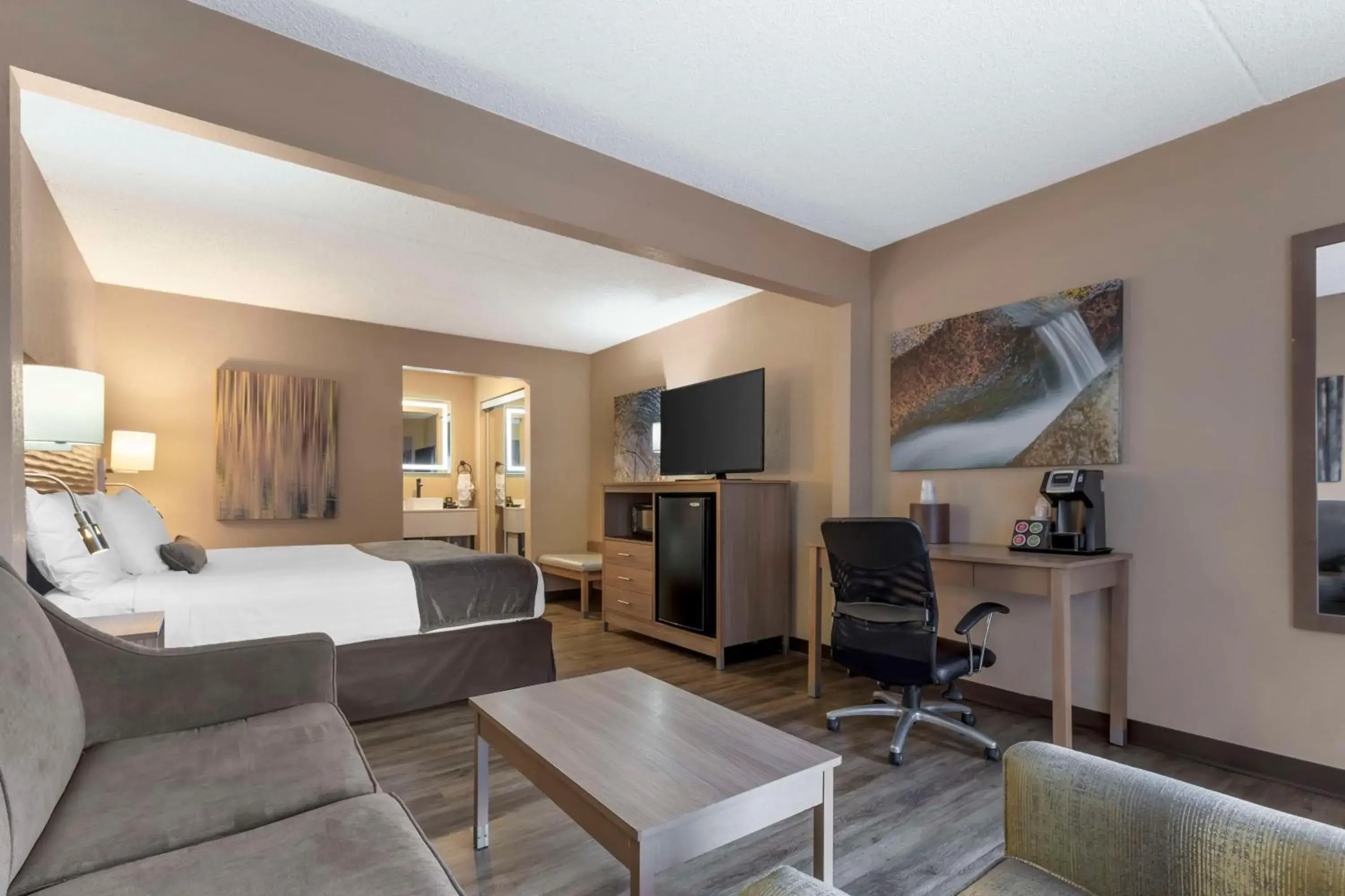 Executive King Suite with Sofa Bed - Non-Smoking in Best Western Plus Landing View Inn & Suites Executive King Suite with Sofa Bed - Non-Smoking in Best Western Plus Landing View Inn & Suites