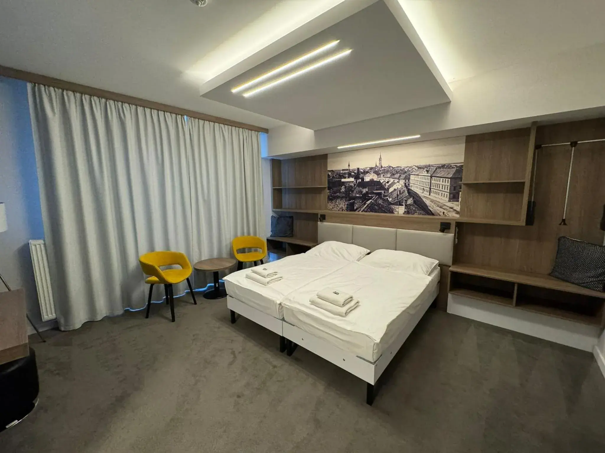 Double or Twin Room - single occupancy - Disability Access in Hotel Grand Double or Twin Room - single occupancy - Disability Access in Hotel Grand