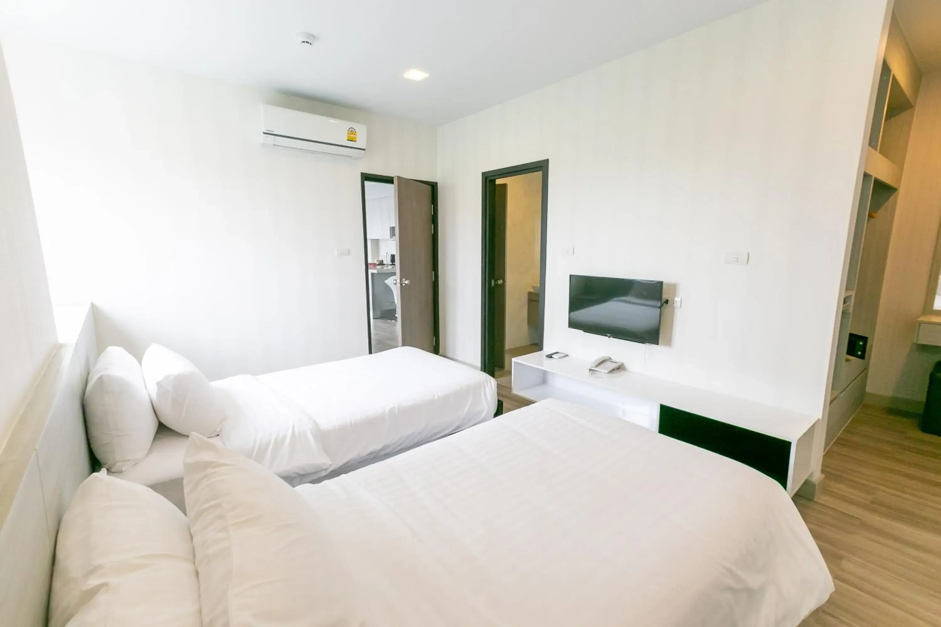 Superior Garden View Twin Suite in Locals Prio ChiangMai Central Airport Plaza Superior Garden View Twin Suite in Locals Prio ChiangMai Central Airport Plaza