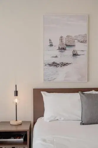 Superior Queen Room in Mitchell On Main Superior Queen Room in Mitchell On Main