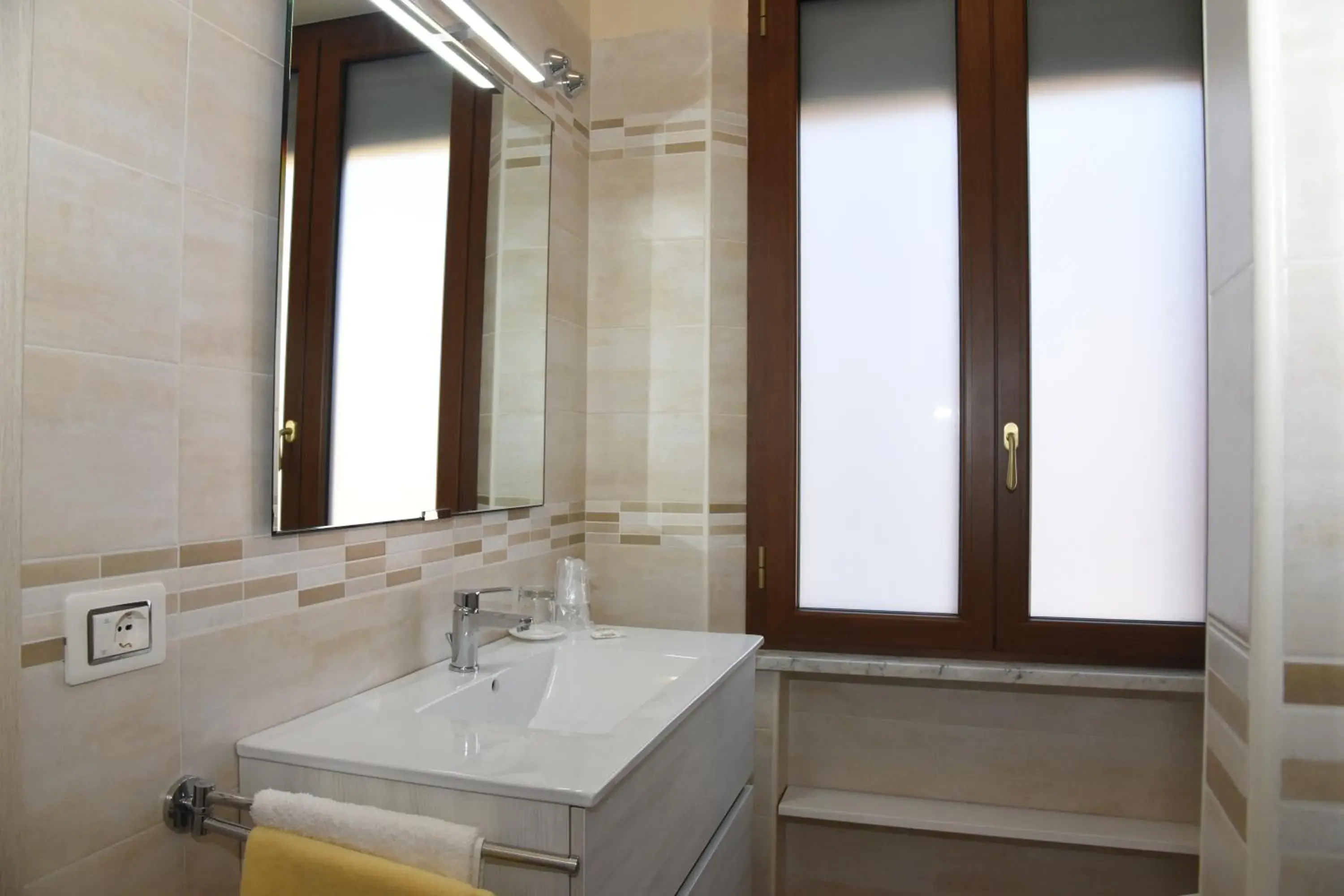 Comfort Triple Room - single occupancy in Albergo La Rosetta Comfort Triple Room - single occupancy in Albergo La Rosetta