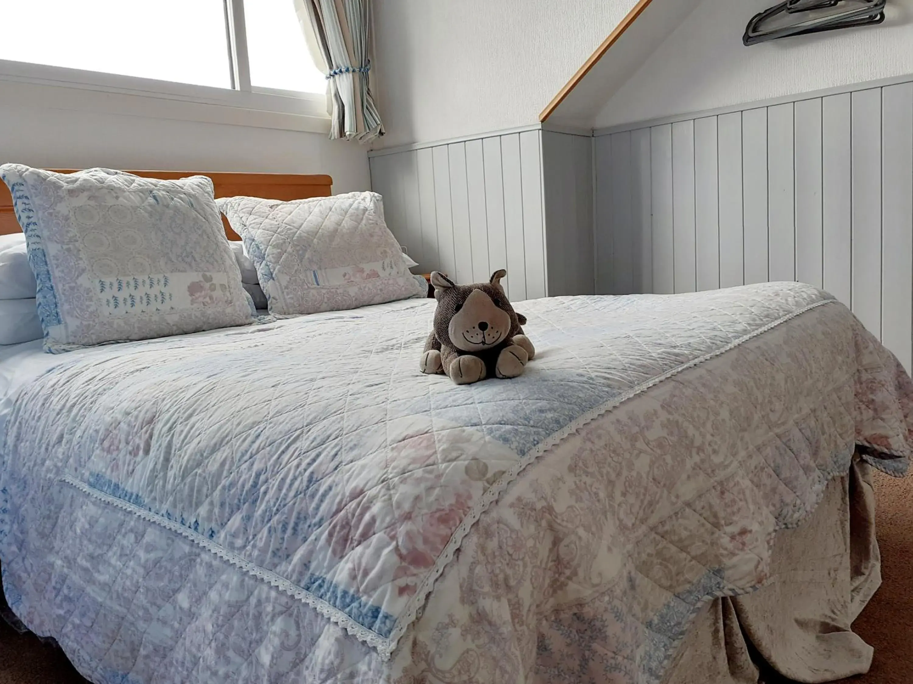 Standard Double Room in Invergarry Room Only Guest House For Adults Standard Double Room in Invergarry Room Only Guest House For Adults