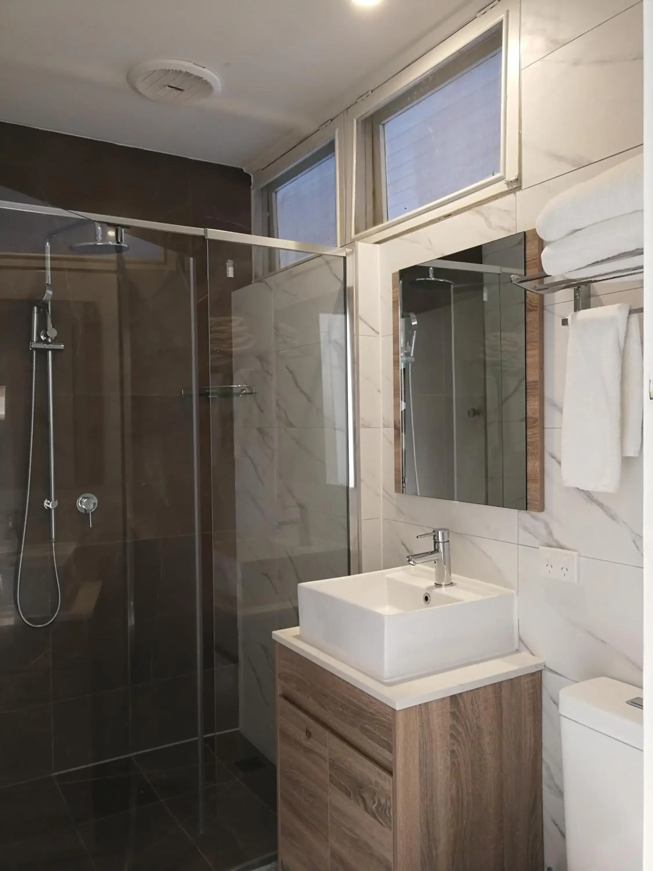 Triple Room in The Wurruk Motel Triple Room in The Wurruk Motel