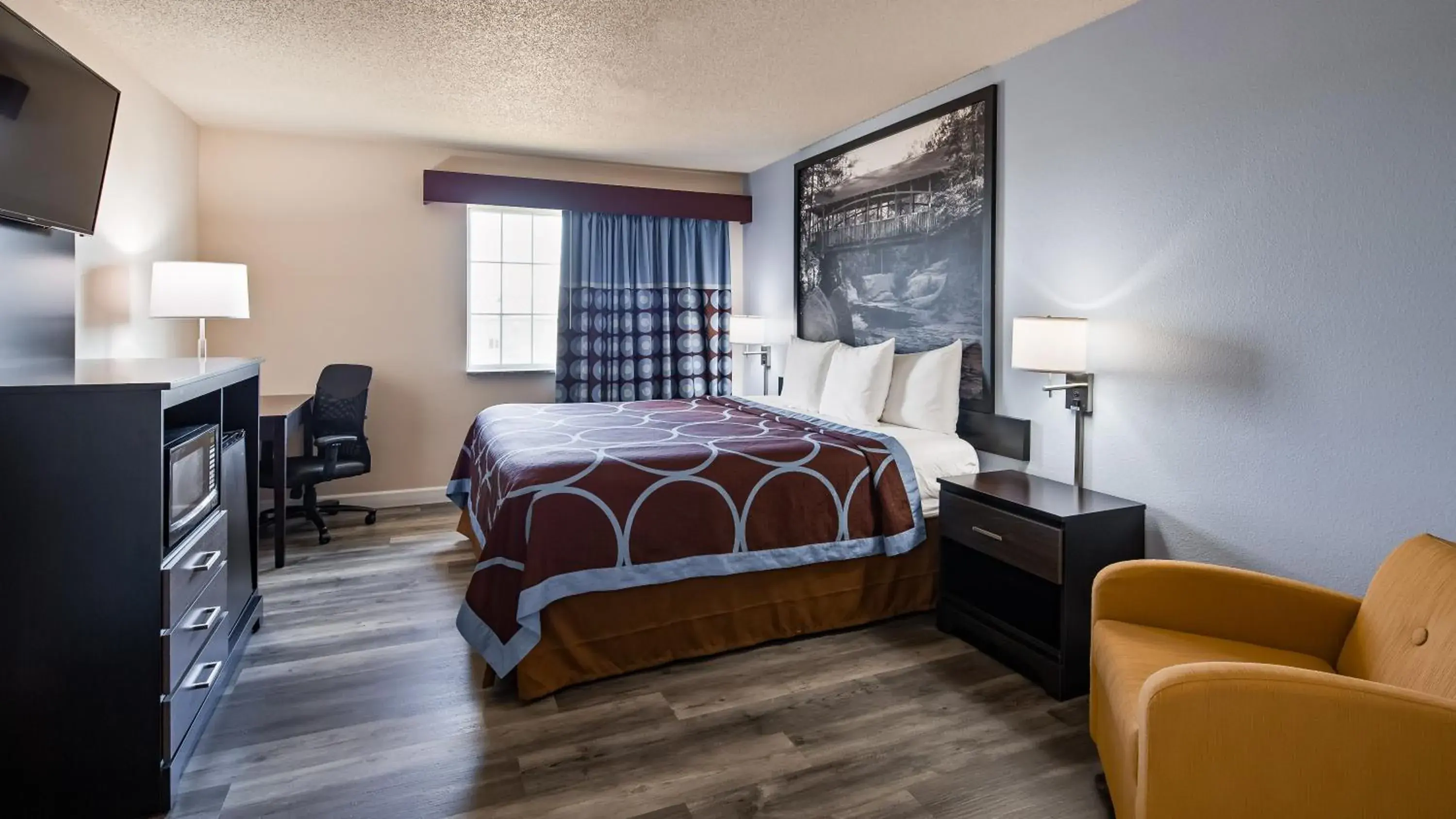 King Room - Non-Smoking in Super 8 by Wyndham Neillsville WI King Room - Non-Smoking in Super 8 by Wyndham Neillsville WI