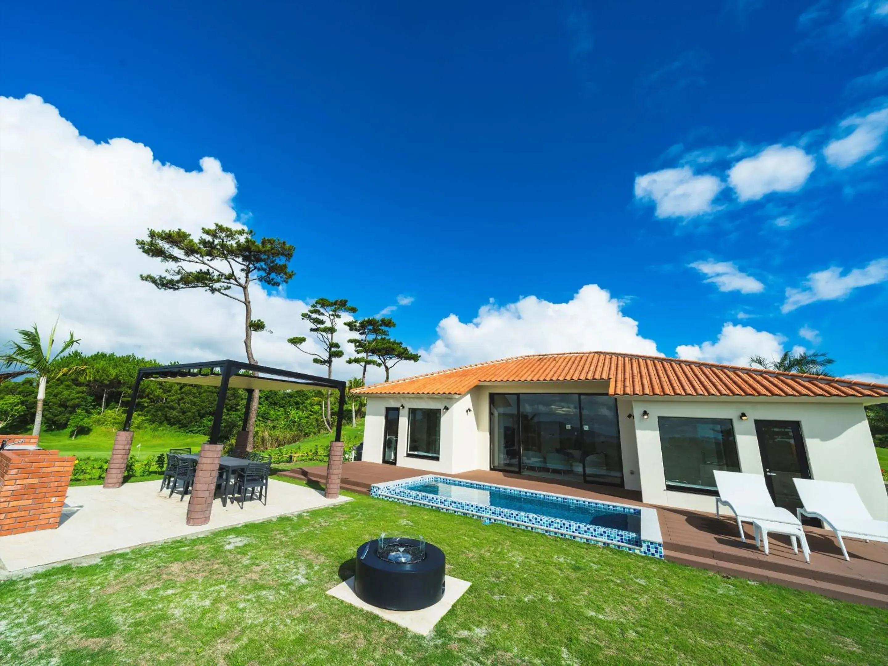 Premium Cottage 2-Bedroom (With private pool/Usage period: April to October) in Kanehide Kise Country Club Premium Cottage 2-Bedroom (With private pool/Usage period: April to October) in Kanehide Kise Country Club