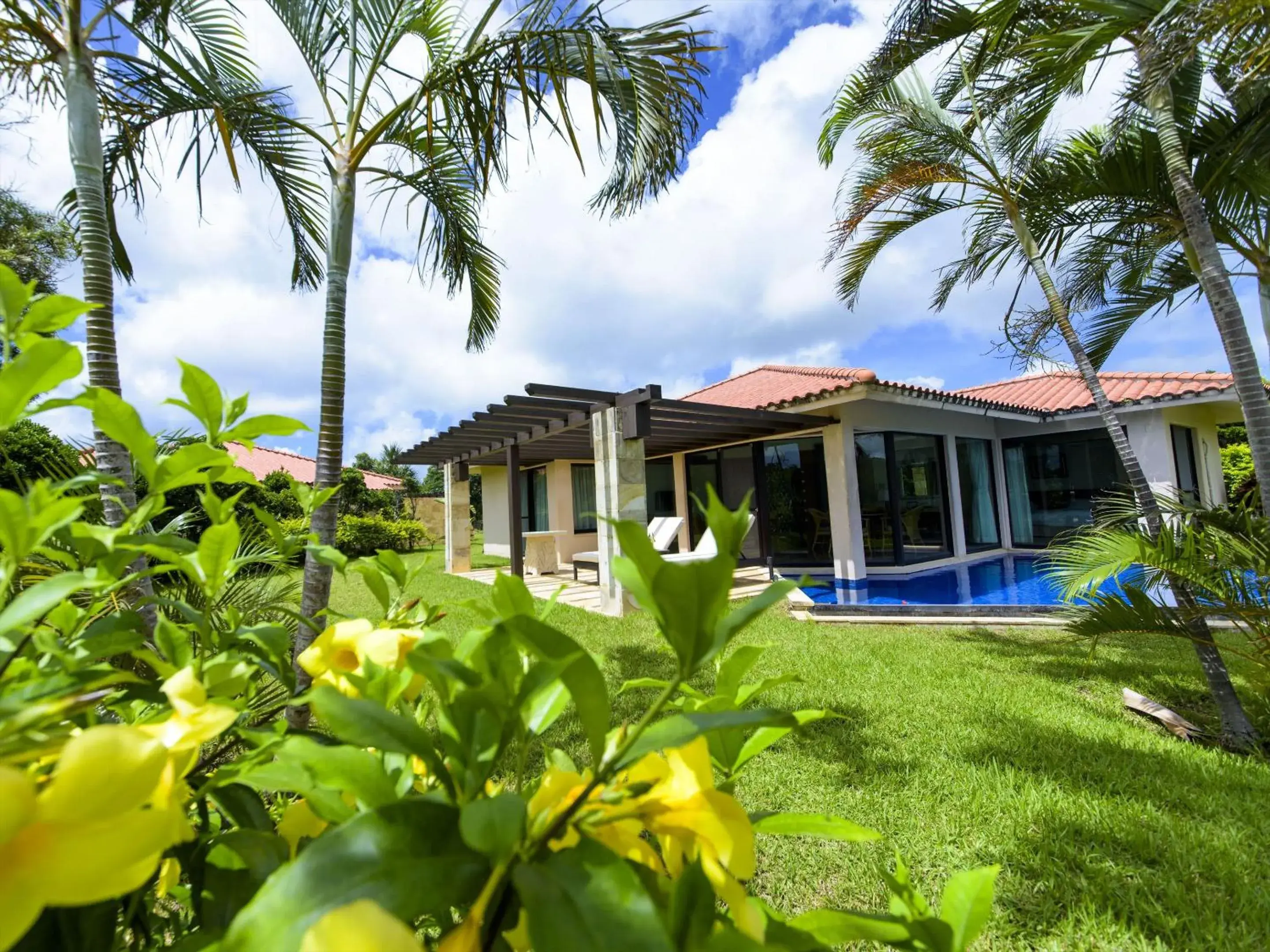 Deluxe Cottage 2-Bedroom (With private pool /Usage period: April to October) in Kanehide Kise Country Club Deluxe Cottage 2-Bedroom (With private pool /Usage period: April to October) in Kanehide Kise Country Club