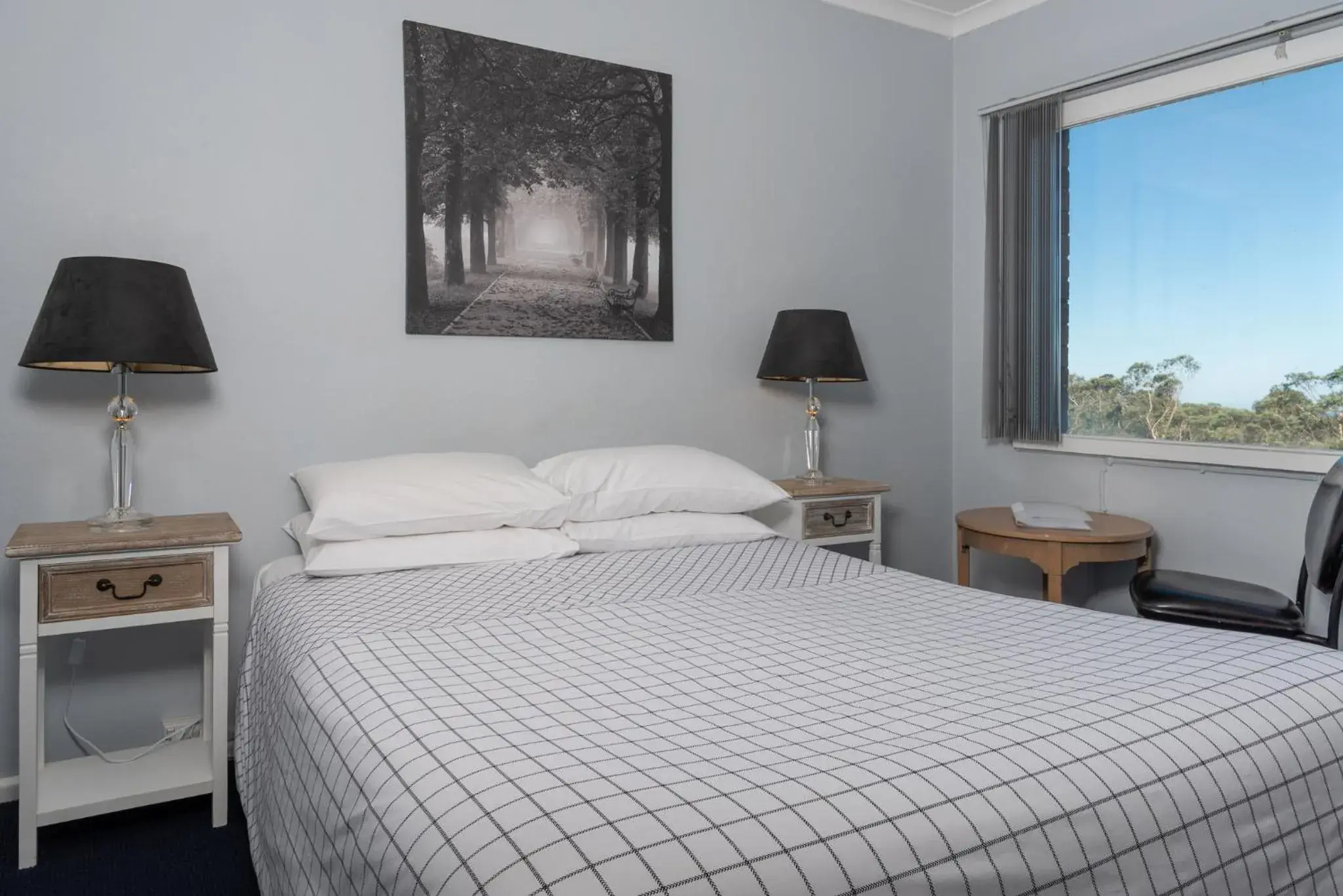 Queen Room with Ensuite in Blue Mountains Highway Motel Queen Room with Ensuite in Blue Mountains Highway Motel