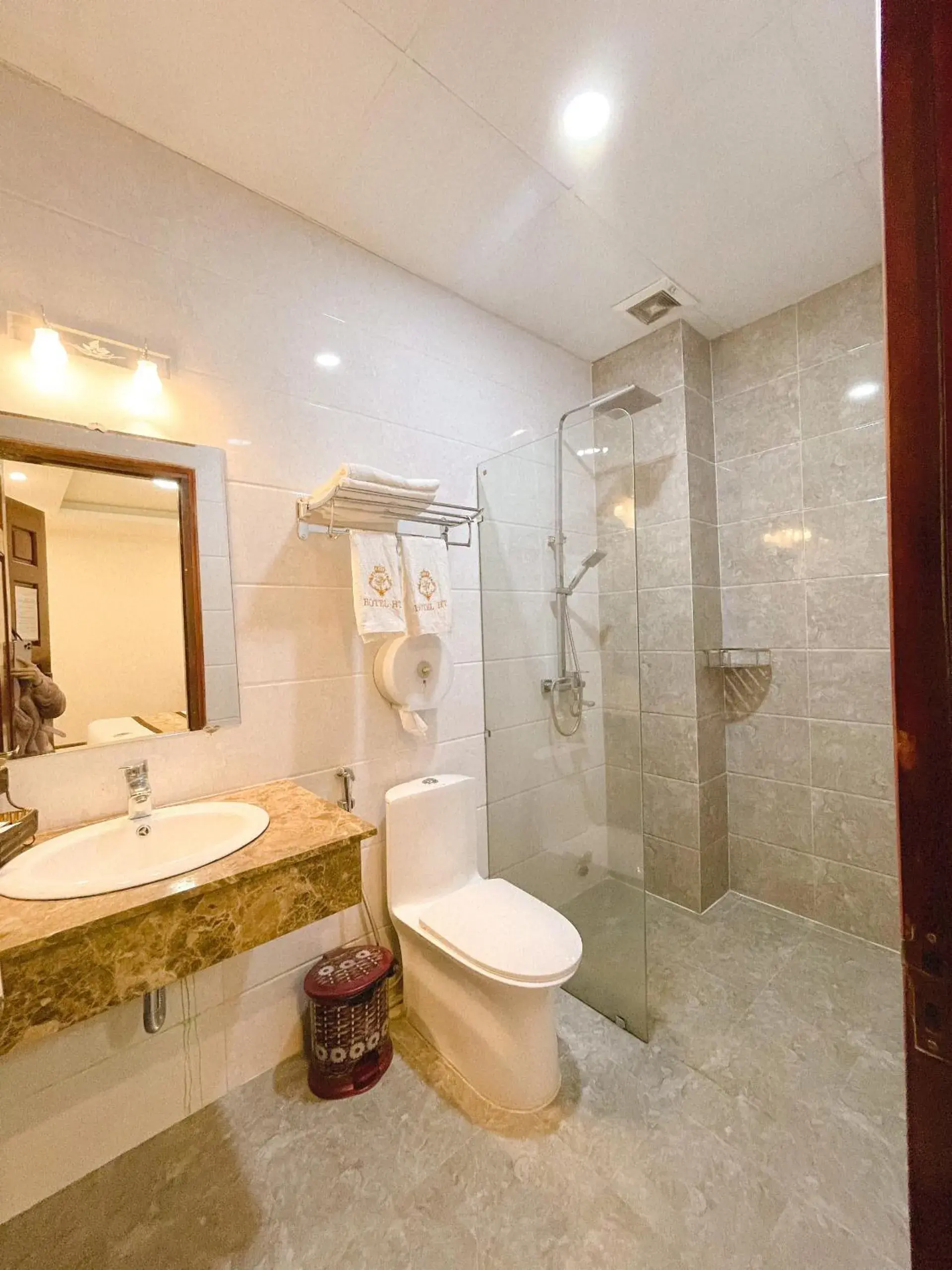 Standard Double Room in Hồng Tùng Hotel Standard Double Room in Hồng Tùng Hotel