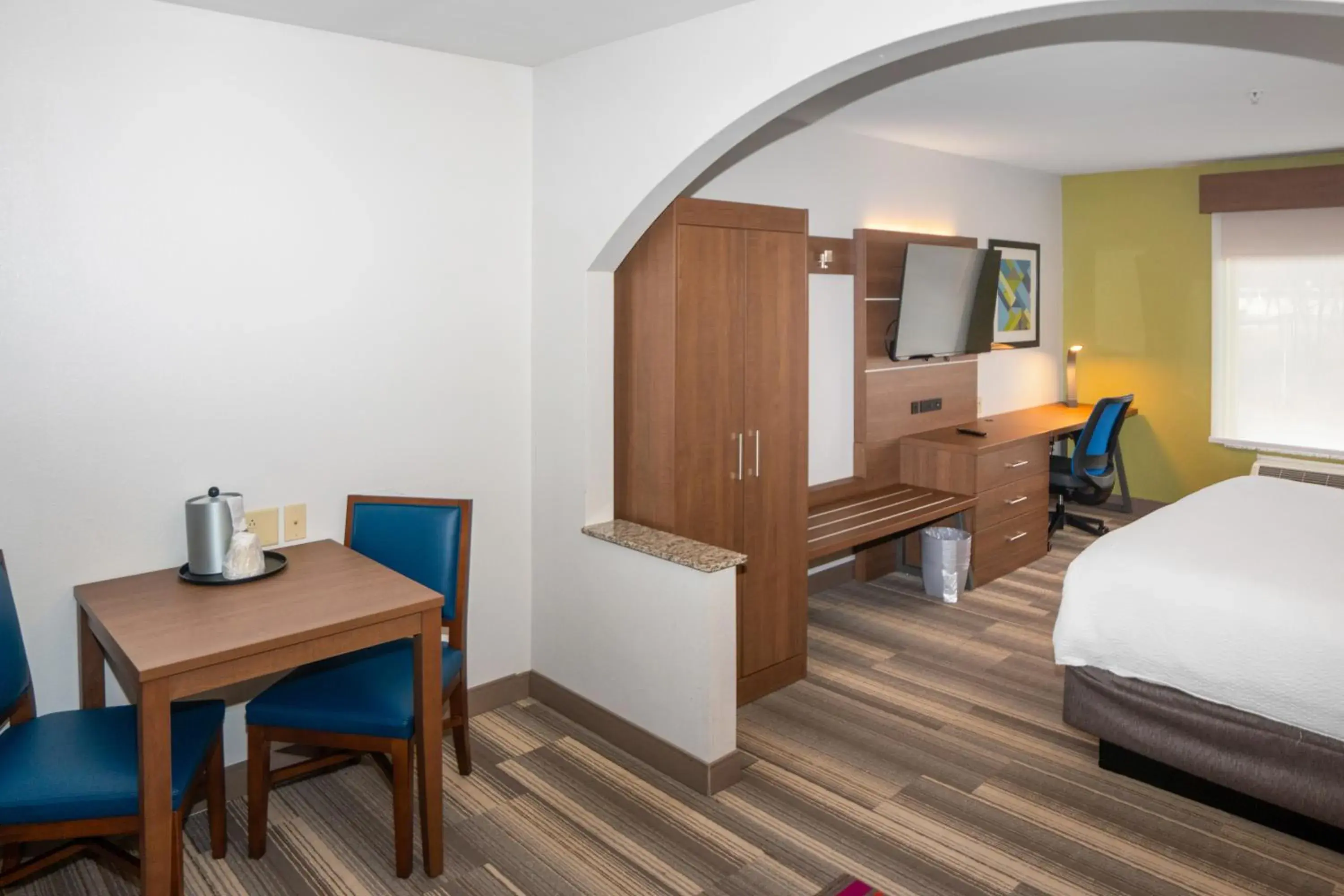 King Suite in Holiday Inn Express and Suites Stroudsburg-Poconos by IHG King Suite in Holiday Inn Express and Suites Stroudsburg-Poconos by IHG