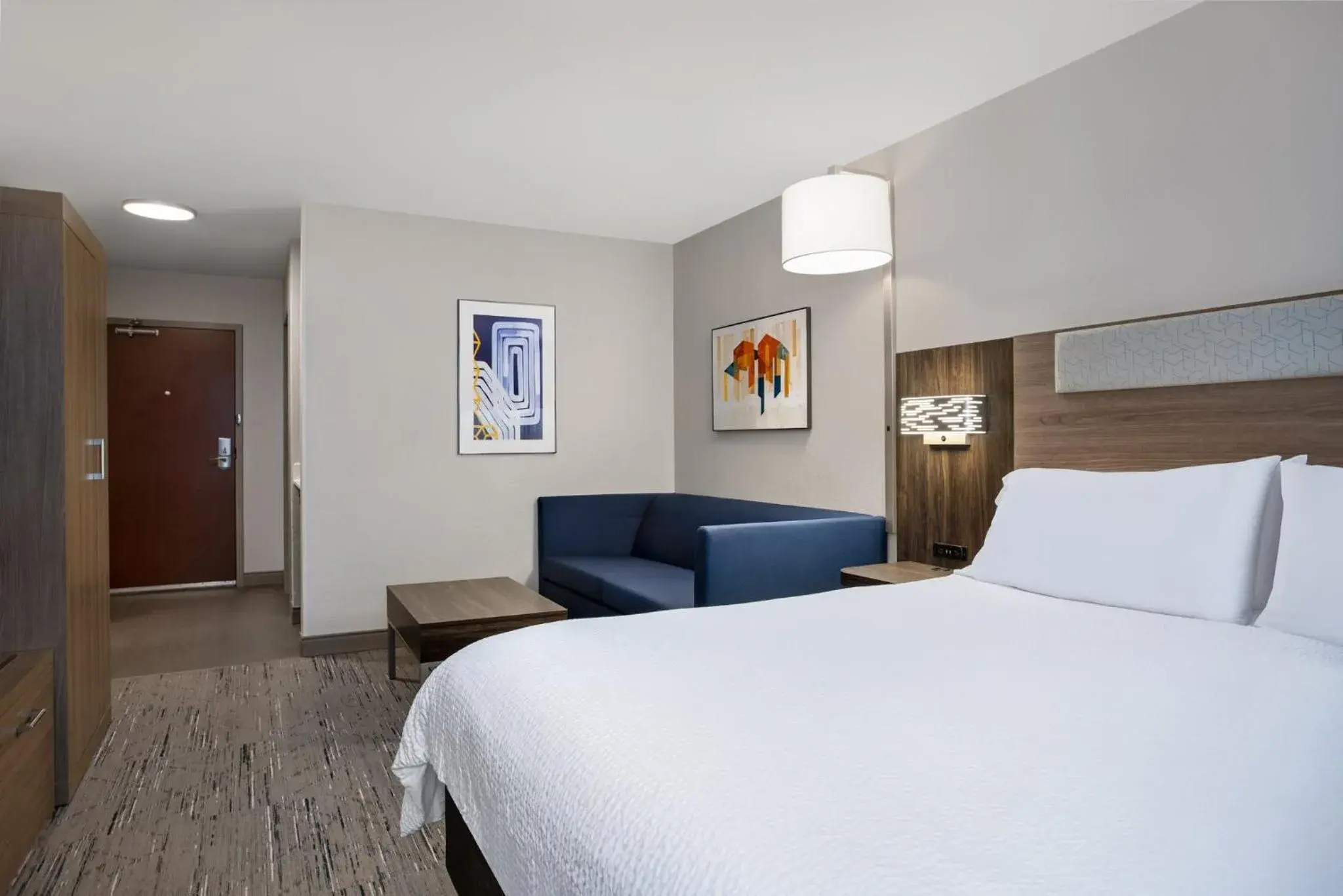 Deluxe King Room - Non-Smoking in Holiday Inn Express Hotel & Suites Terre Haute by IHG Deluxe King Room - Non-Smoking in Holiday Inn Express Hotel & Suites Terre Haute by IHG