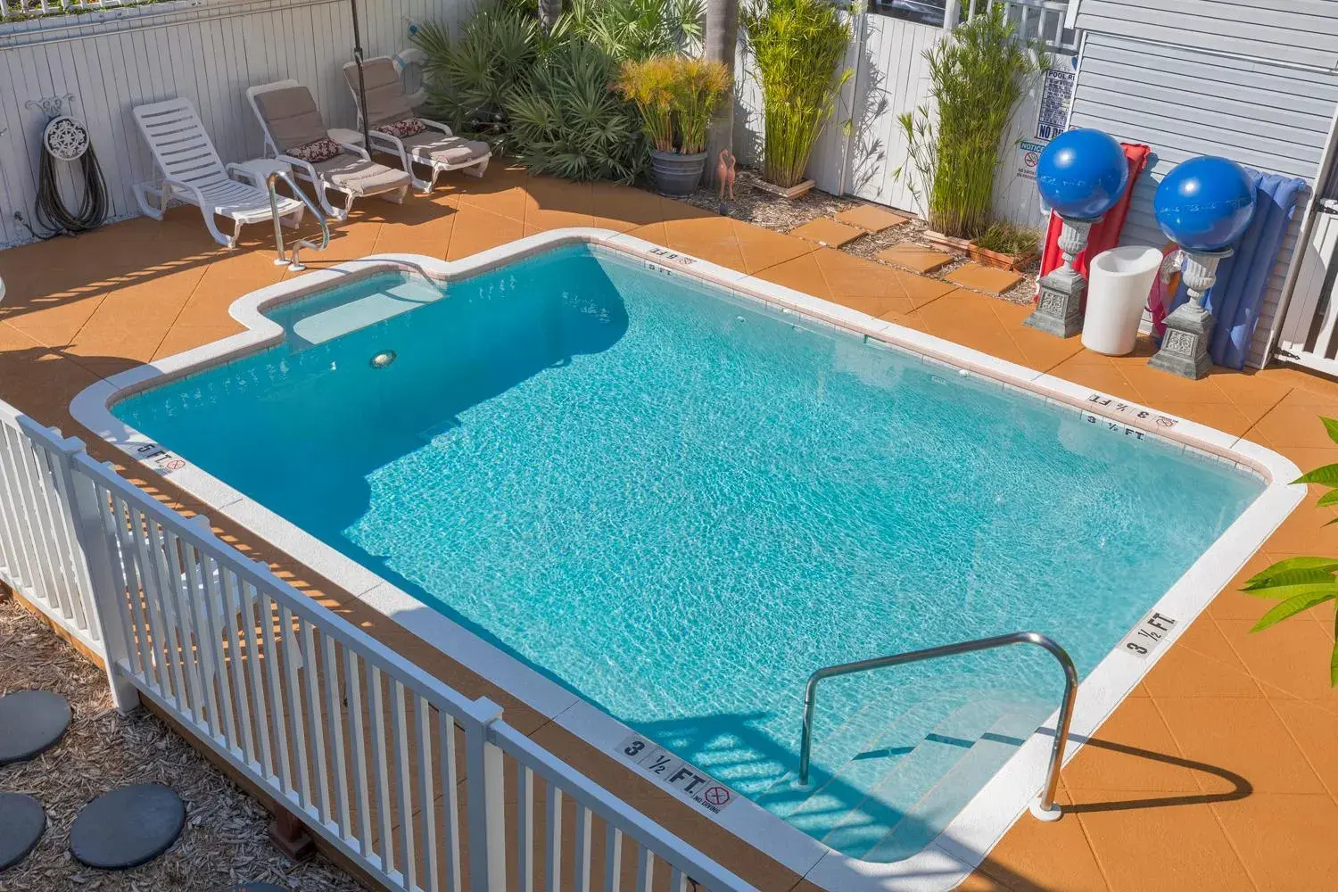 Meranova Guest Inn Meranova Guest Inn