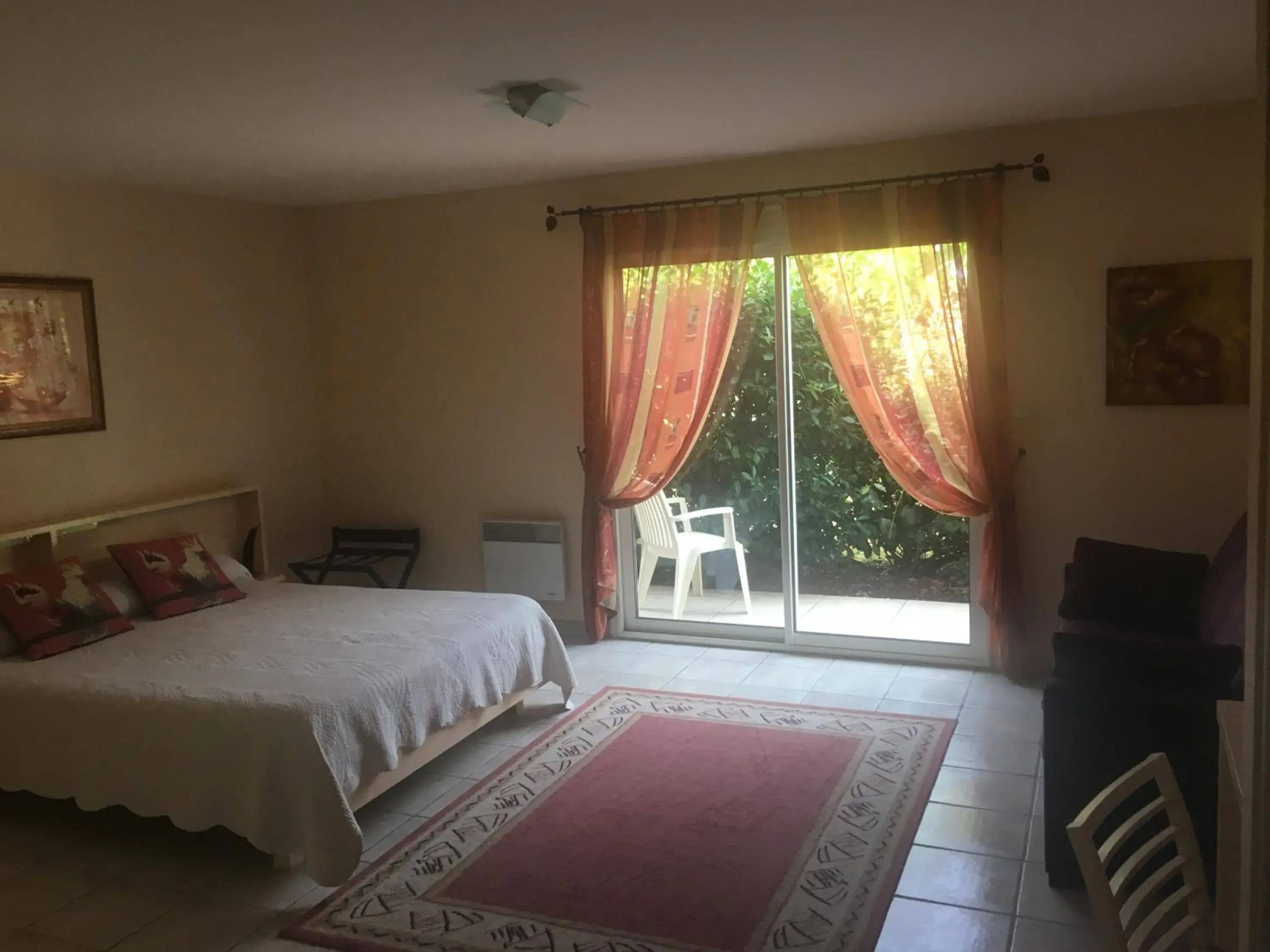 Double Room in Chambres d'Hôtes La Coloniale Double Room in Chambres d'Hôtes La Coloniale