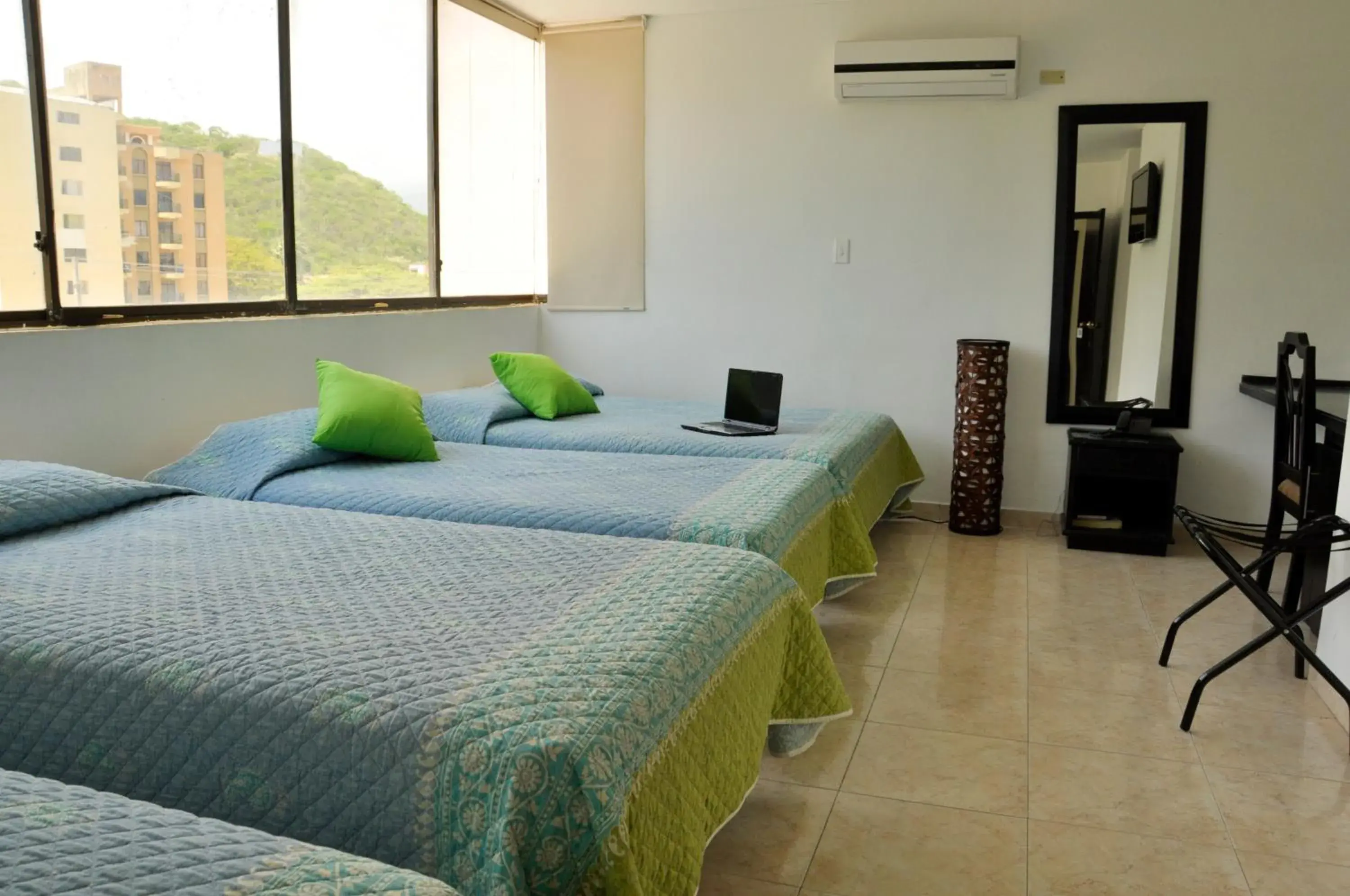 Quadruple Room in Hotel Yuldama Rodadero Inn Quadruple Room in Hotel Yuldama Rodadero Inn