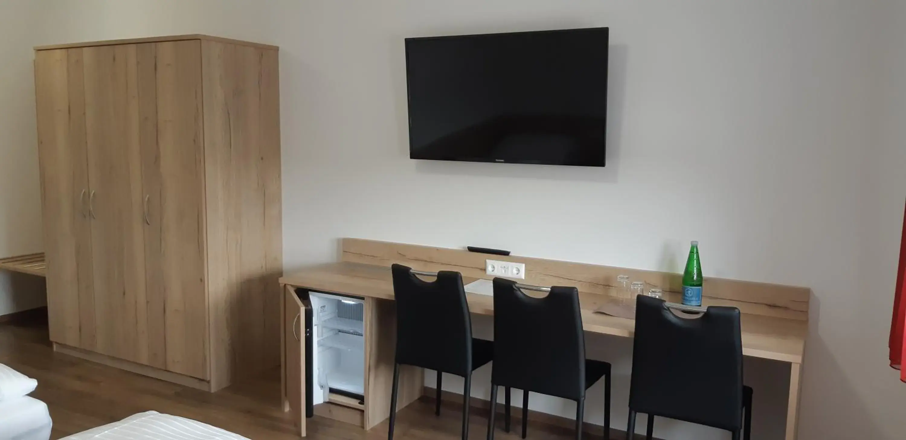 Triple Room with Shower in Hotel Rimo Triple Room with Shower in Hotel Rimo