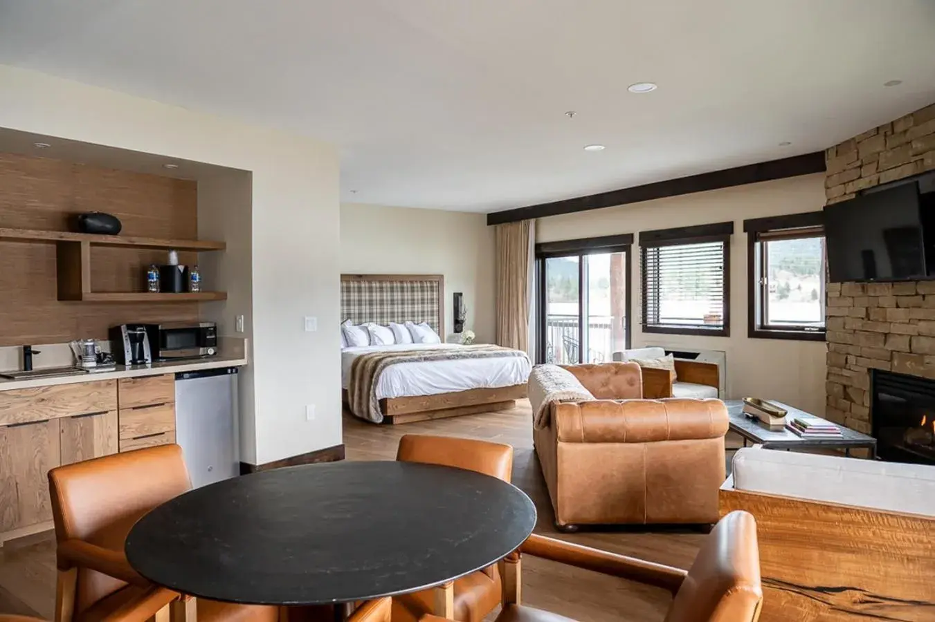 Superior King Suite in The Estes Park Resort Superior King Suite in The Estes Park Resort