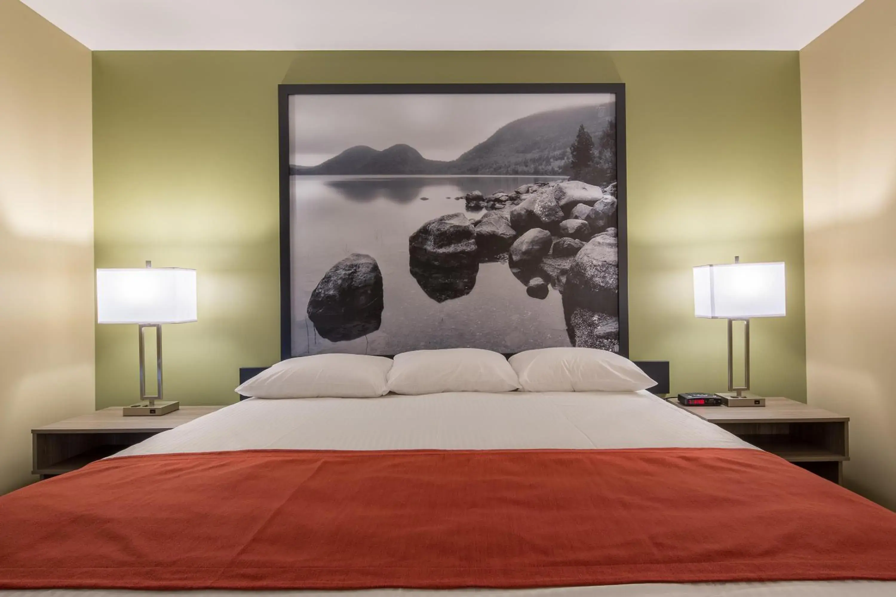 Queen Suite - Non-Smoking in Super 8 by Wyndham Mont Laurier Queen Suite - Non-Smoking in Super 8 by Wyndham Mont Laurier