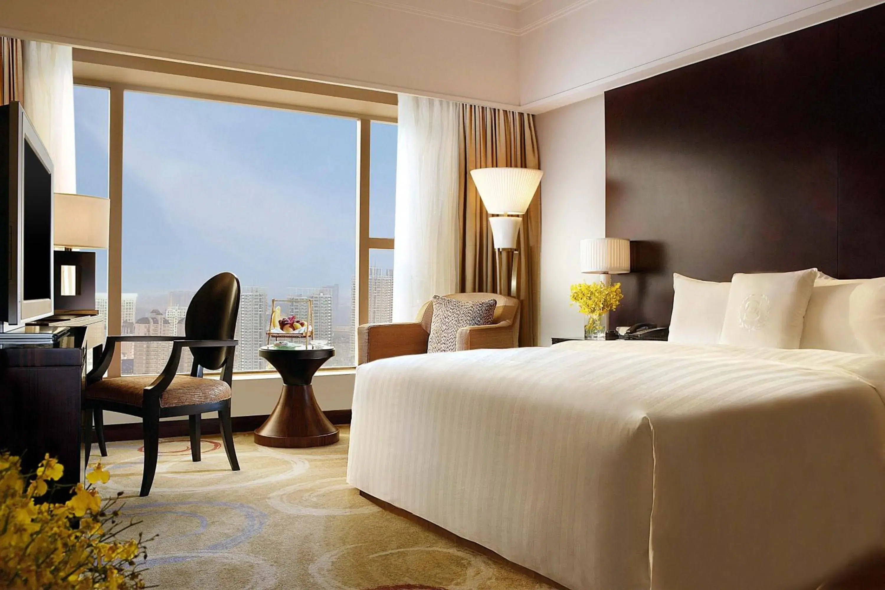 Executive Deluxe Room, Club level, Larger Guest room, 1 King in Sheraton Ningbo Hotel - Tianyi Square Executive Deluxe Room, Club level, Larger Guest room, 1 King in Sheraton Ningbo Hotel - Tianyi Square