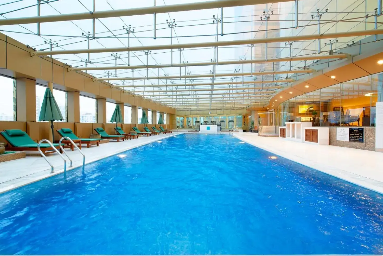 Deluxe Twin Room in Sheraton Xiamen Hotel Deluxe Twin Room in Sheraton Xiamen Hotel