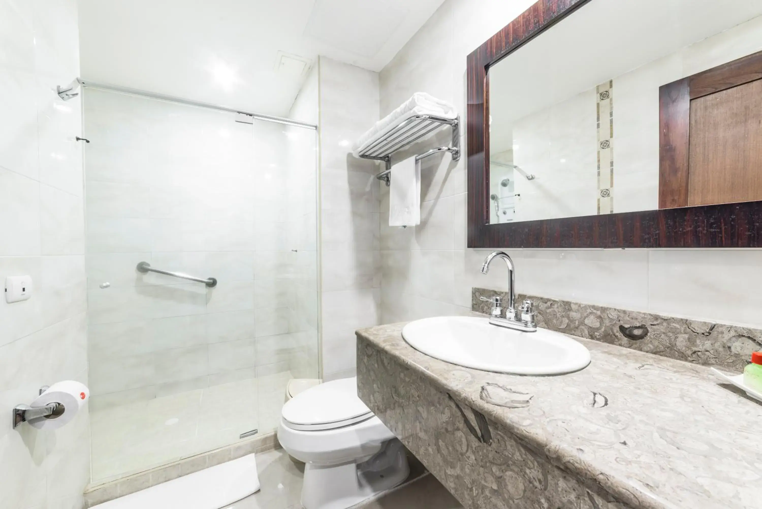 Standard Double or Twin Room in Hotel Varuna Standard Double or Twin Room in Hotel Varuna