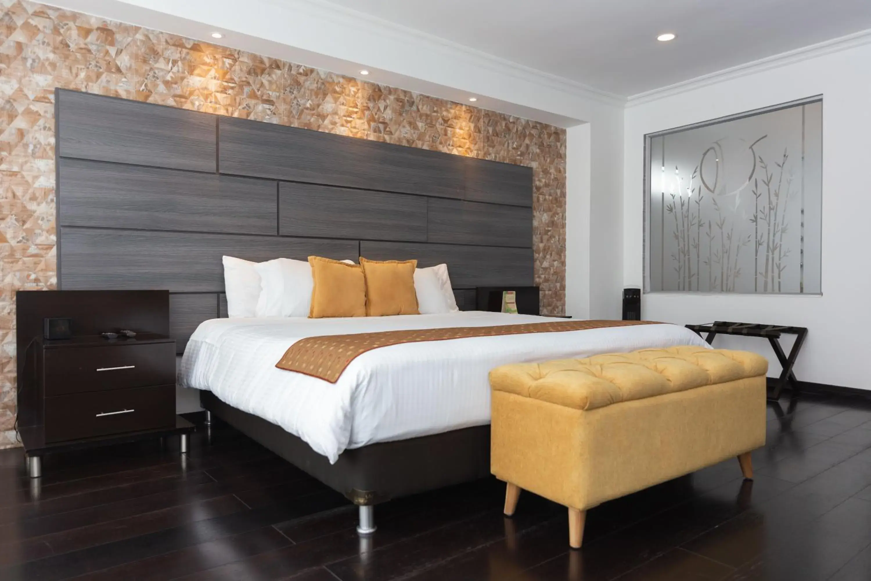 King Suite with Spa Bath in Hotel Varuna King Suite with Spa Bath in Hotel Varuna