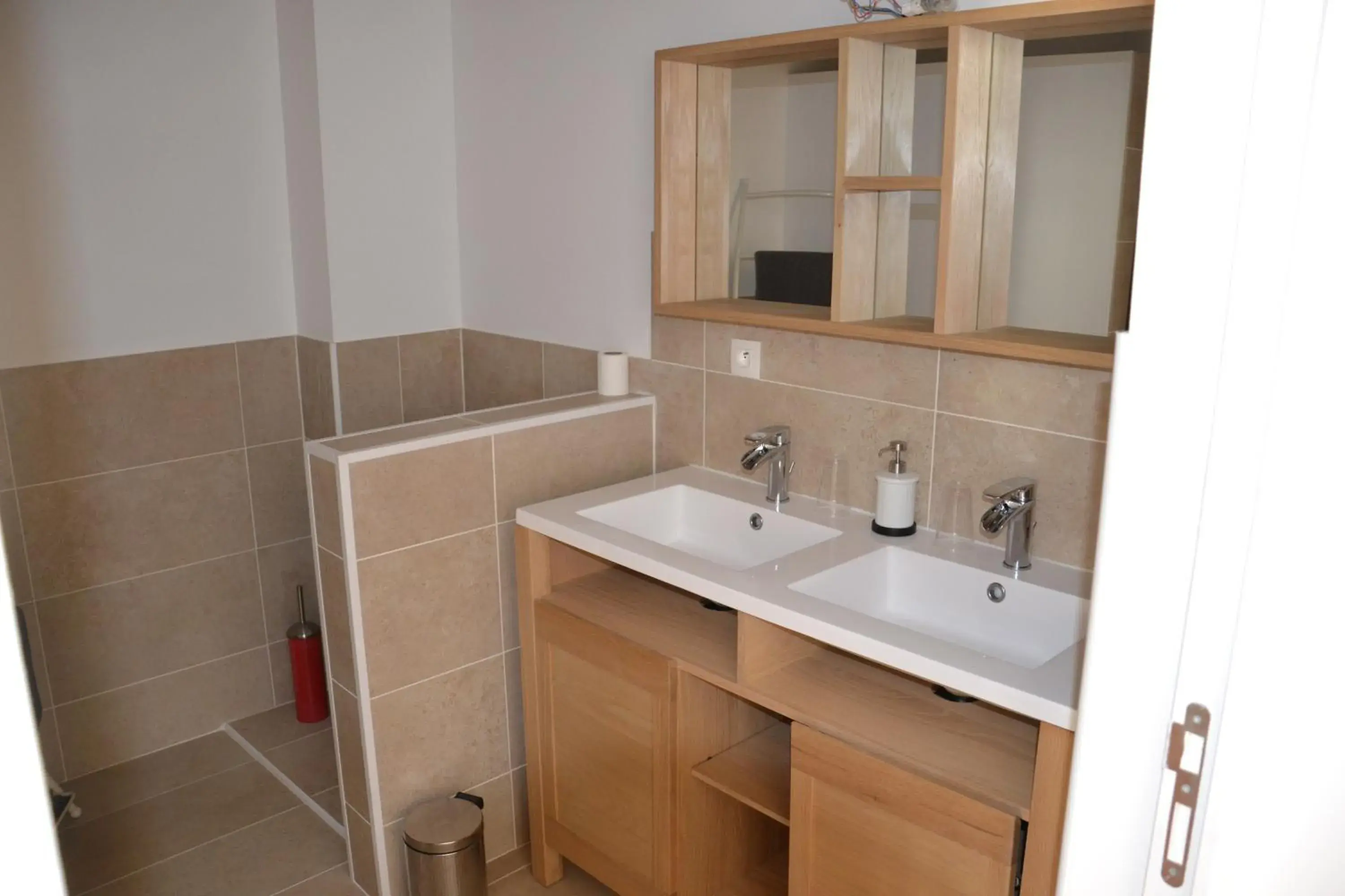 Executive Suite in Château de Saint Ouen les Vignes Executive Suite in Château de Saint Ouen les Vignes