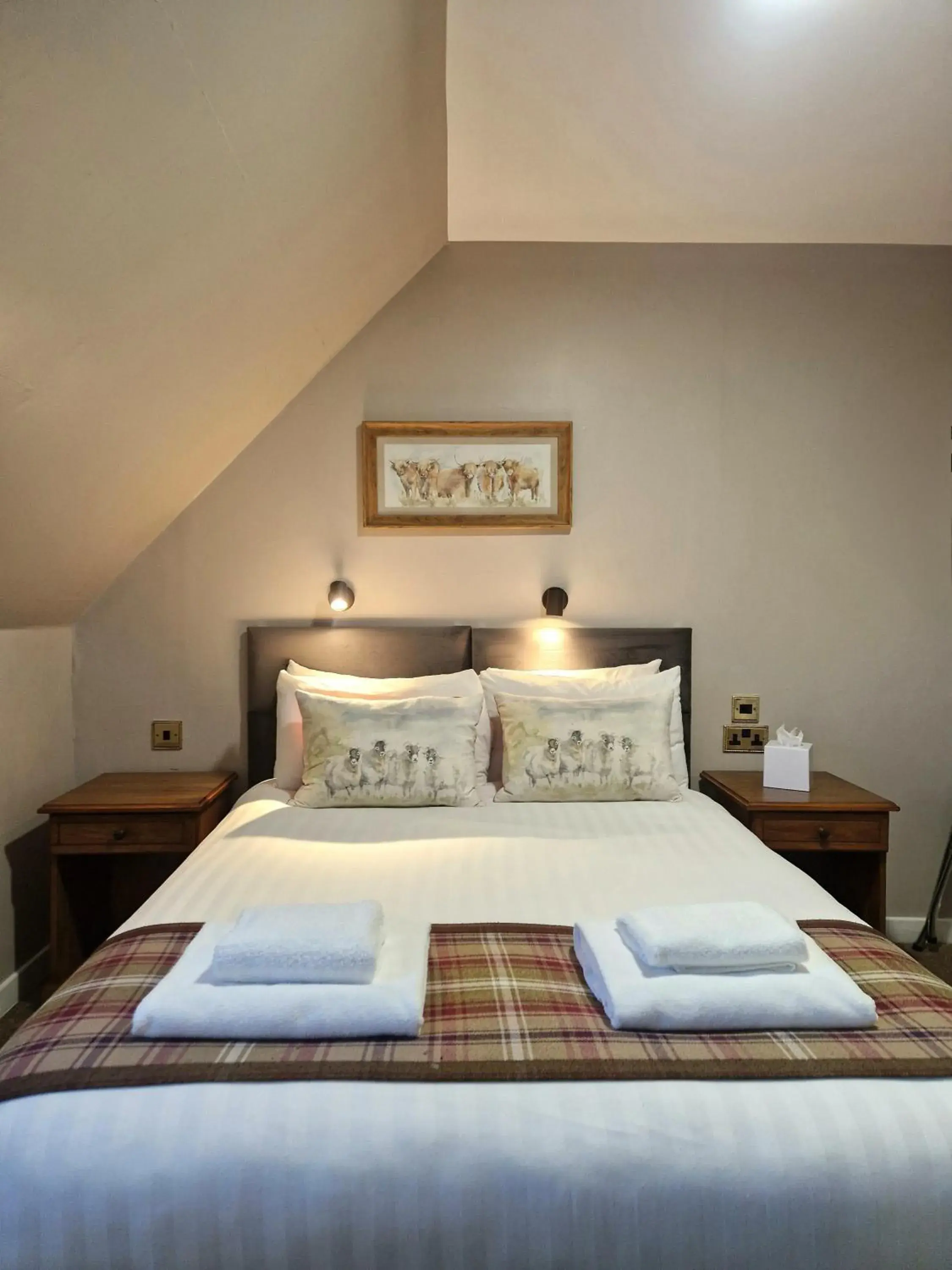 Cozy Double Room in West Highland Hotel Cozy Double Room in West Highland Hotel