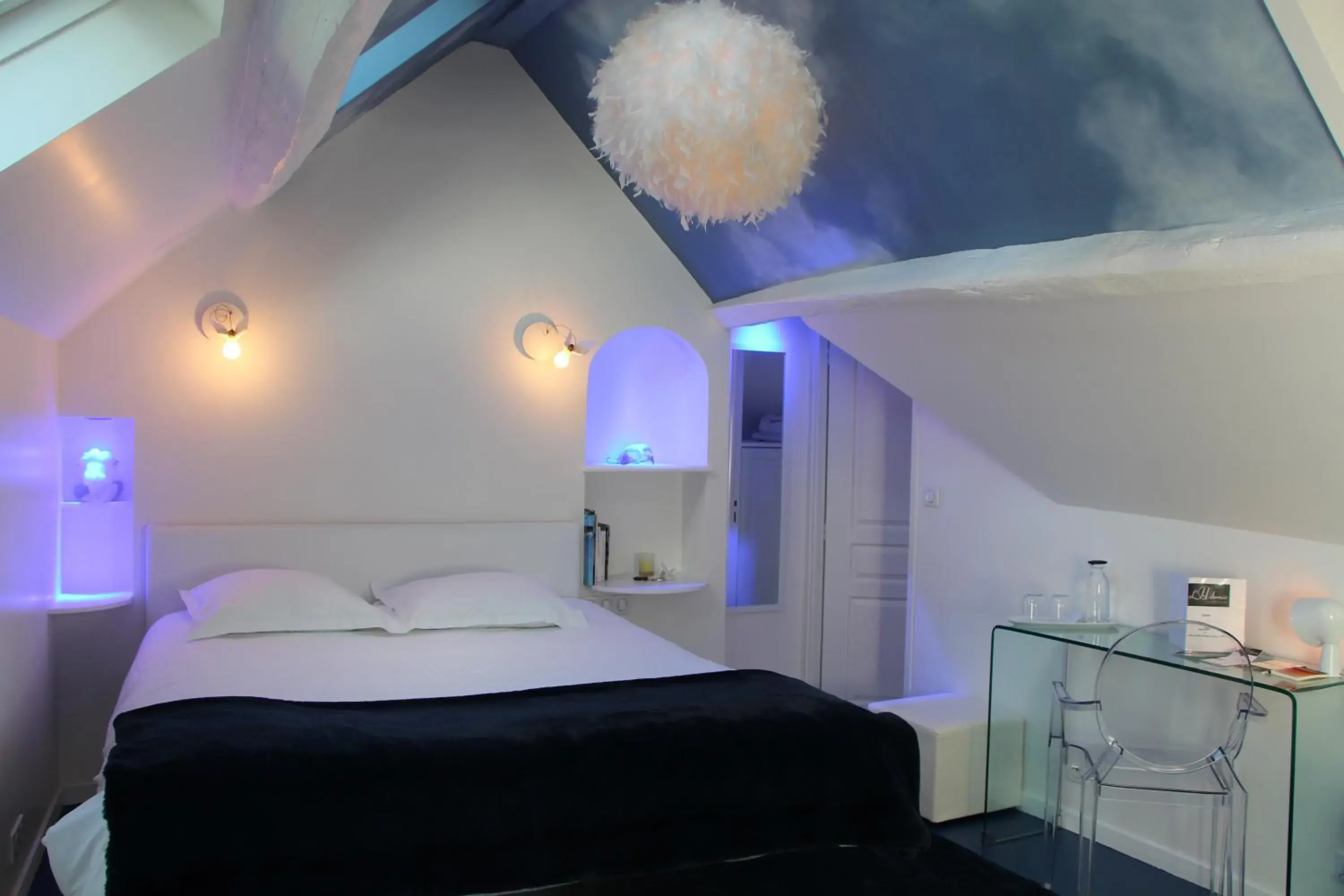 Double Room with Private Bathroom - single occupancy in L'Hibernie Double Room with Private Bathroom - single occupancy in L'Hibernie