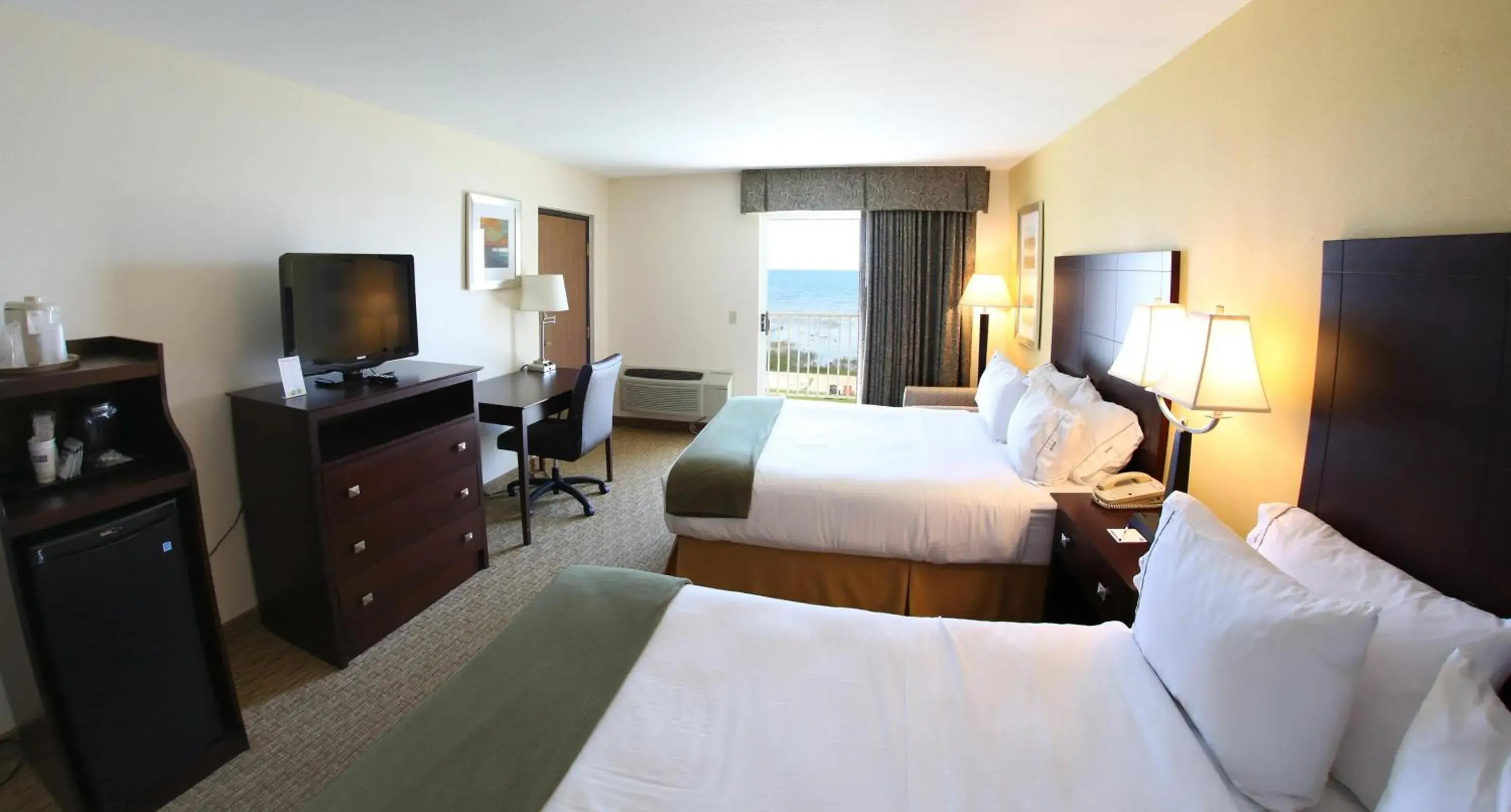 Standard Queen Room with Two Queen Beds in Holiday Inn Express St. Ignace-Lake Front by IHG Standard Queen Room with Two Queen Beds in Holiday Inn Express St. Ignace-Lake Front by IHG