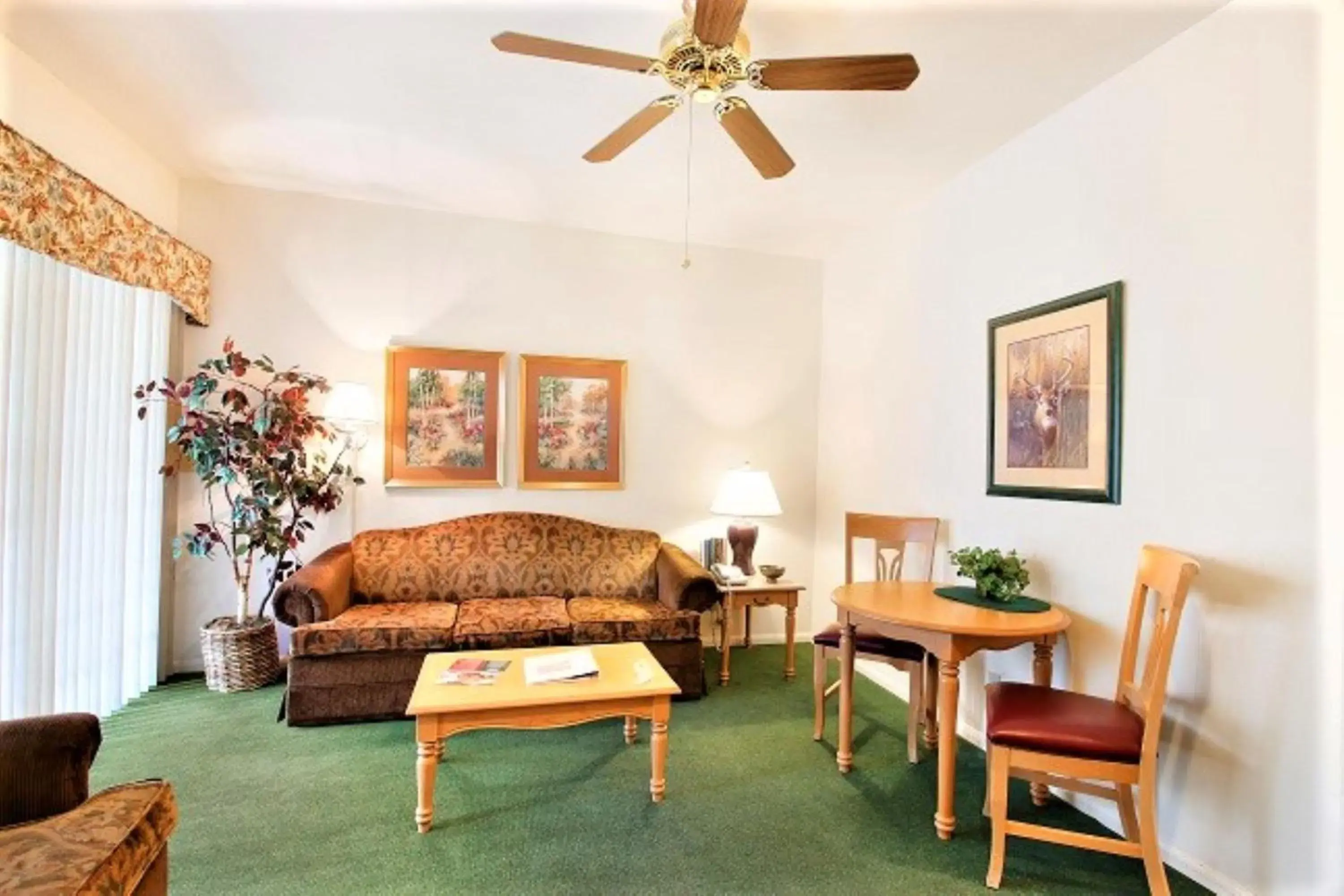 One-Bedroom Suite in North Bay At Lake Arrowhead One-Bedroom Suite in North Bay At Lake Arrowhead