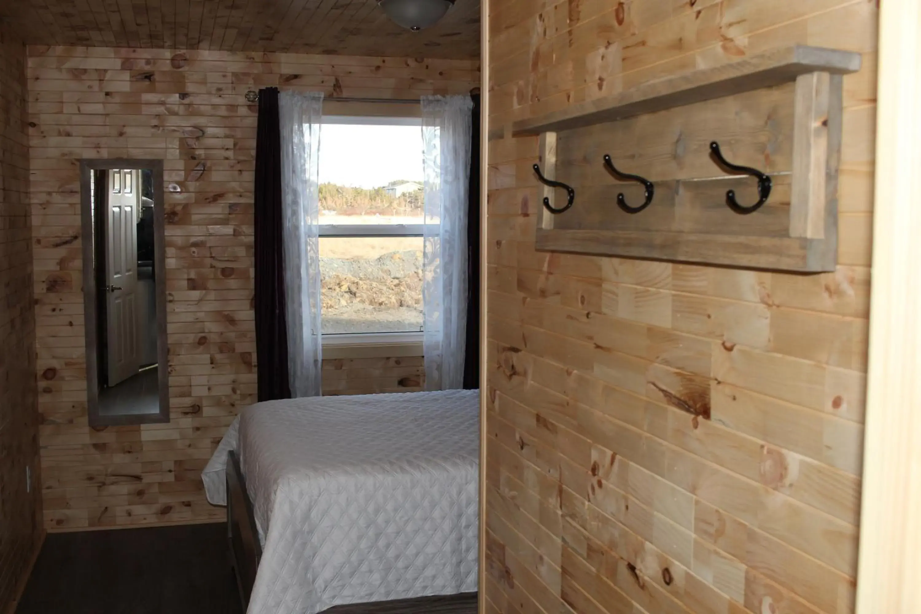 Two-Bedroom Suite in Raleigh Rooms & Taylor's Crafts Two-Bedroom Suite in Raleigh Rooms & Taylor's Crafts