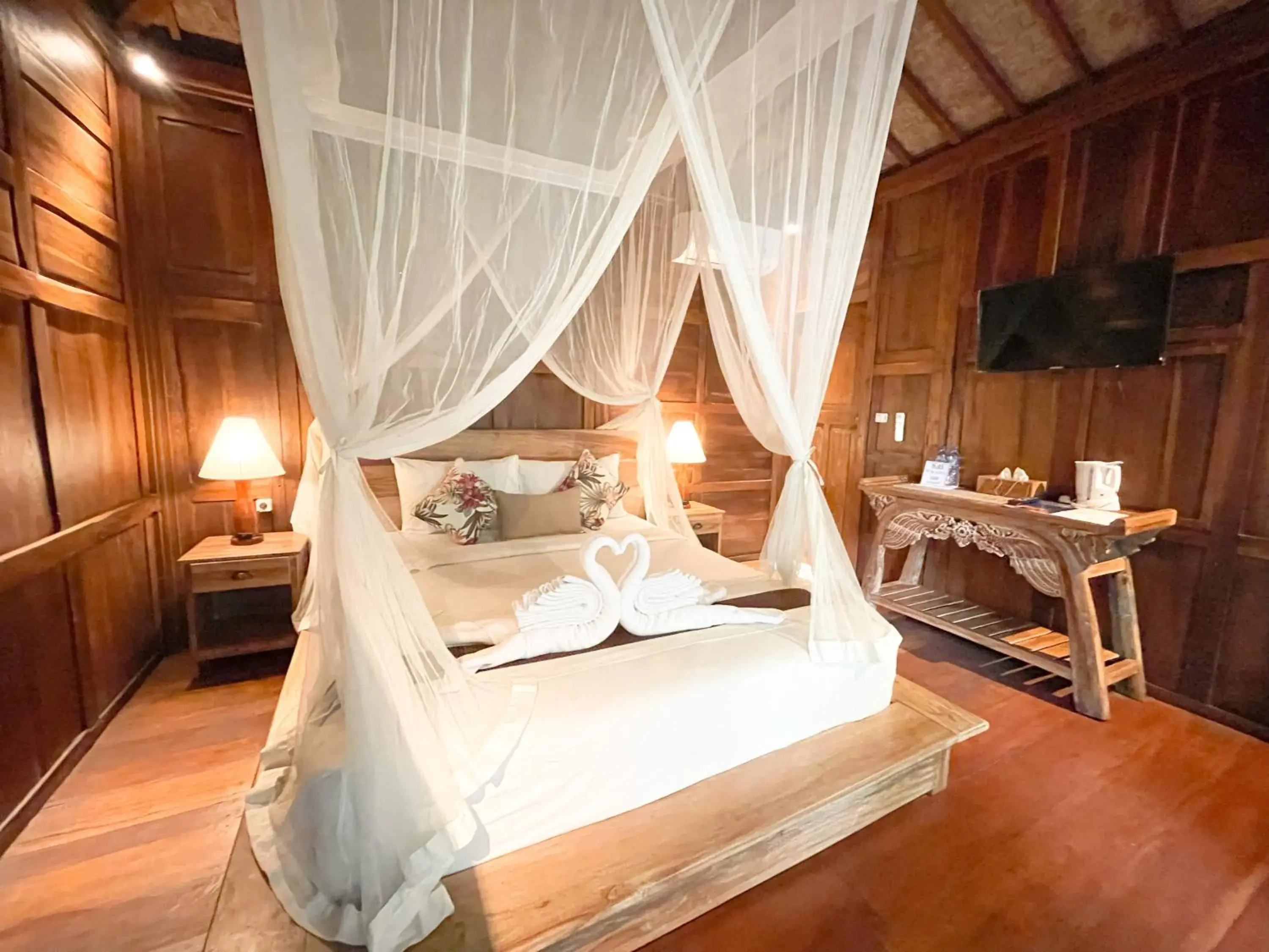 Deluxe Double Room with Pool View in Mirah Guest House Deluxe Double Room with Pool View in Mirah Guest House