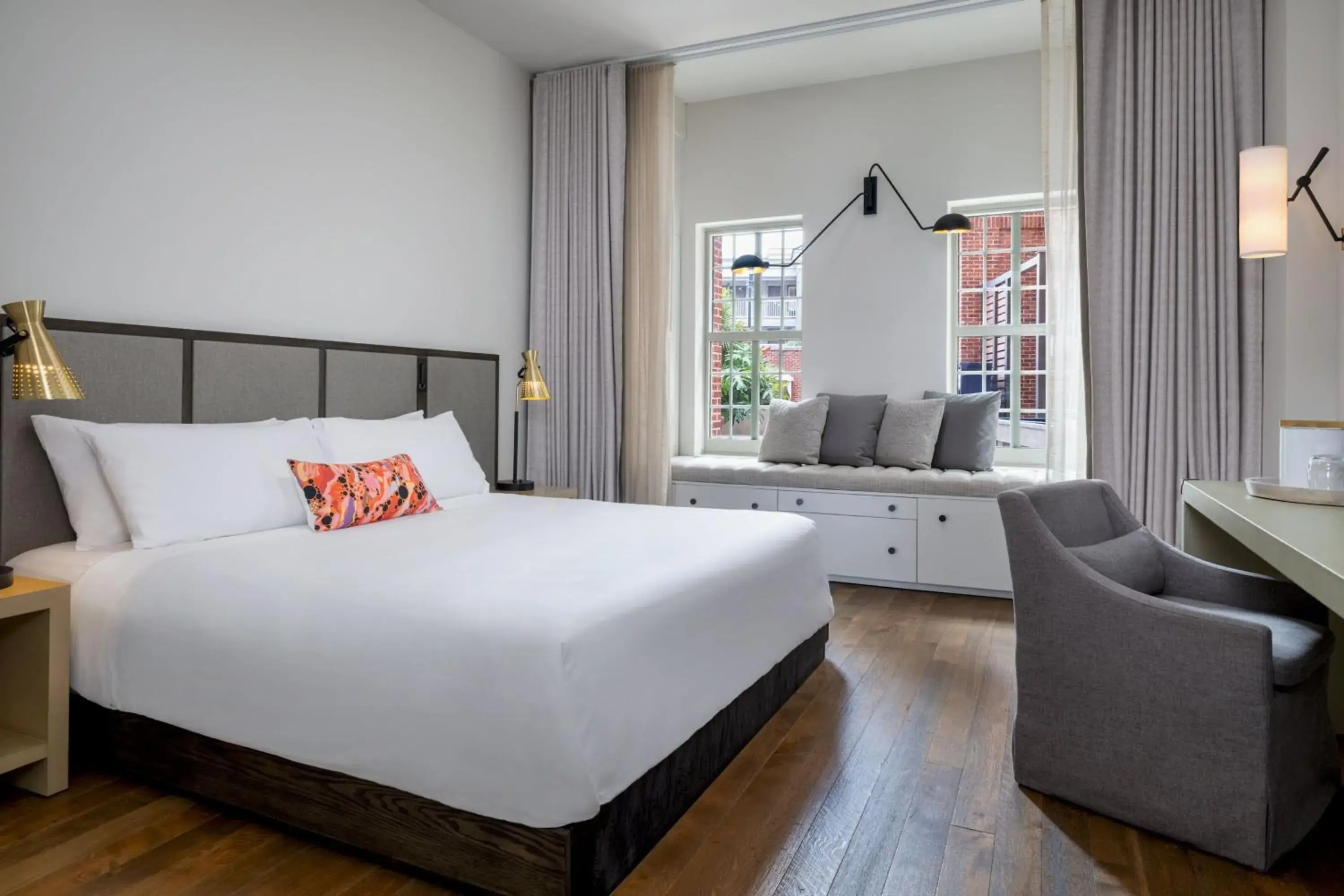 King Room - Pool View in The Alida, Savannah, a Tribute Portfolio Hotel King Room - Pool View in The Alida, Savannah, a Tribute Portfolio Hotel