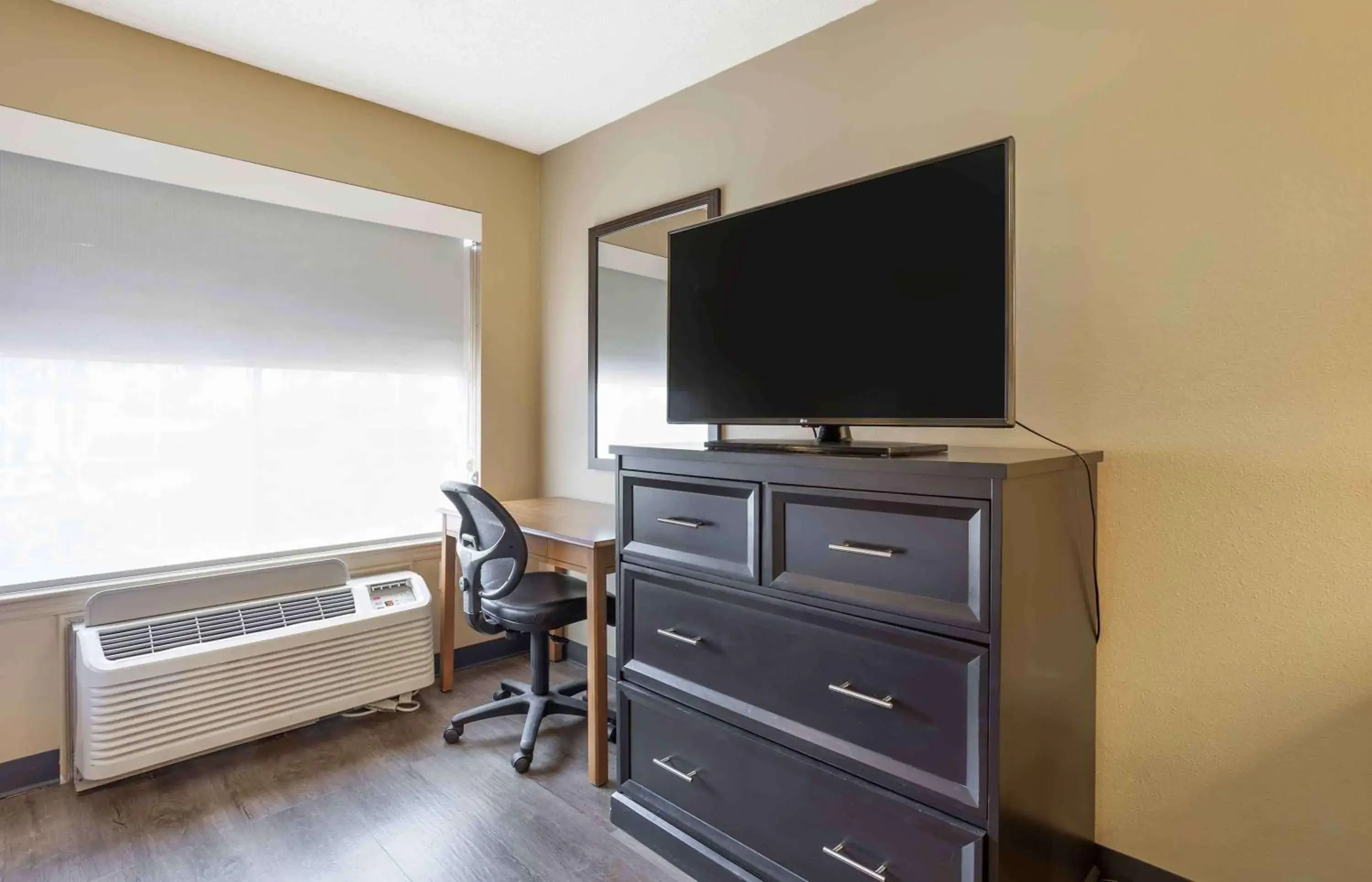 Queen studio with 1 Queen Bed - Disability Access/Non-Smoking in Extended Stay America Suites - Meadowlands - East Rutherford Queen studio with 1 Queen Bed - Disability Access/Non-Smoking in Extended Stay America Suites - Meadowlands - East Rutherford