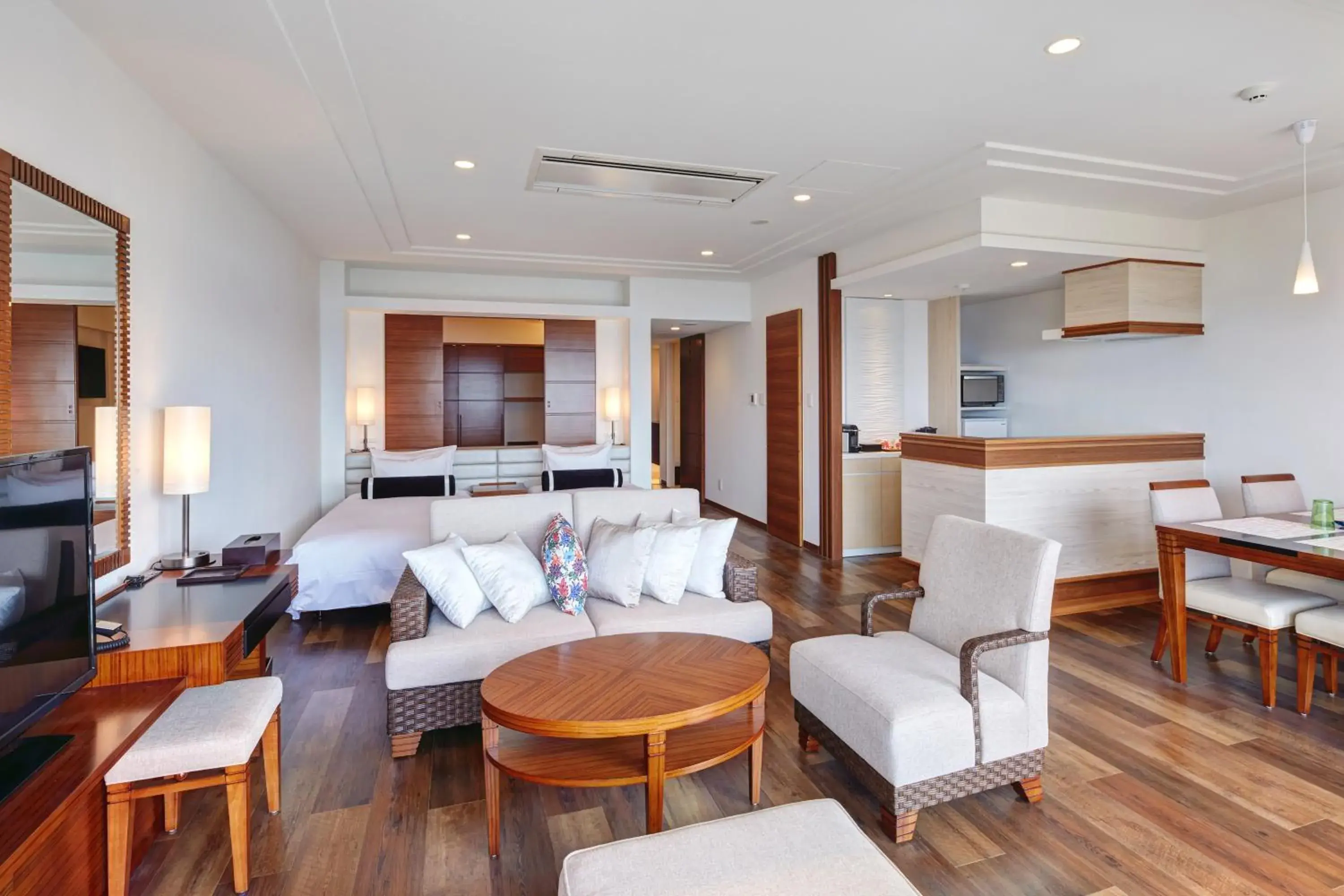 Deluxe Room 4 Beds with Sea View in Ala Mahaina Condo Hotel Deluxe Room 4 Beds with Sea View in Ala Mahaina Condo Hotel