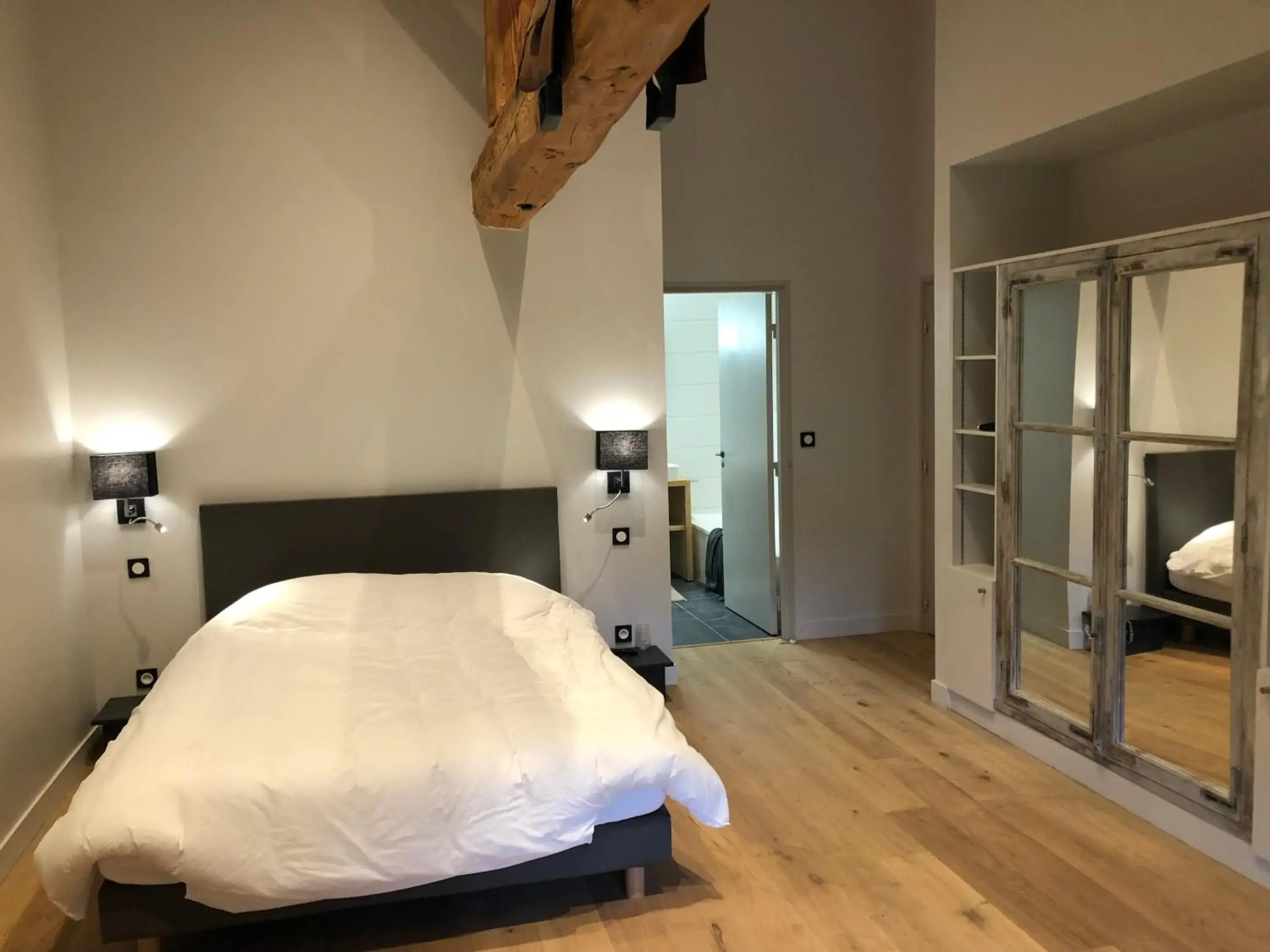 Double Room with Garden View in ORANGERIE de CHATEL-Selection FIGARO & ELLE Magazine Double Room with Garden View in ORANGERIE de CHATEL-Selection FIGARO & ELLE Magazine