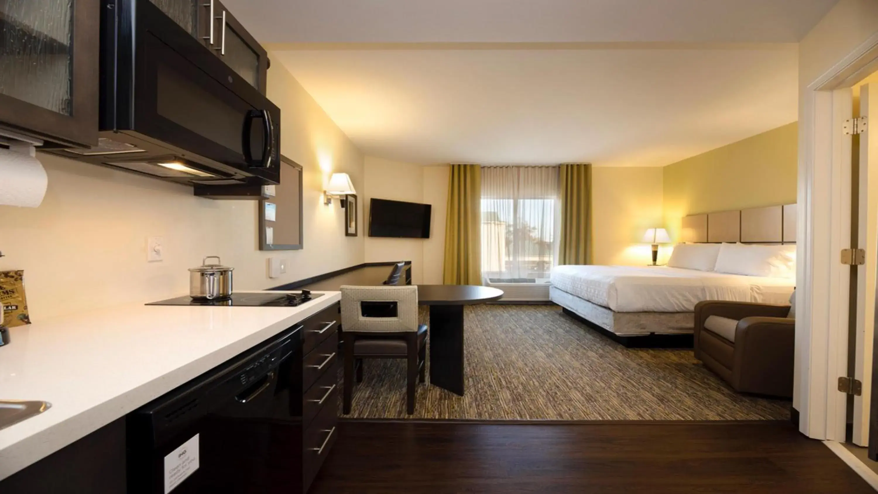 King Studio - Disability Access in Candlewood Suites - Dumfries - Quantico by IHG King Studio - Disability Access in Candlewood Suites - Dumfries - Quantico by IHG