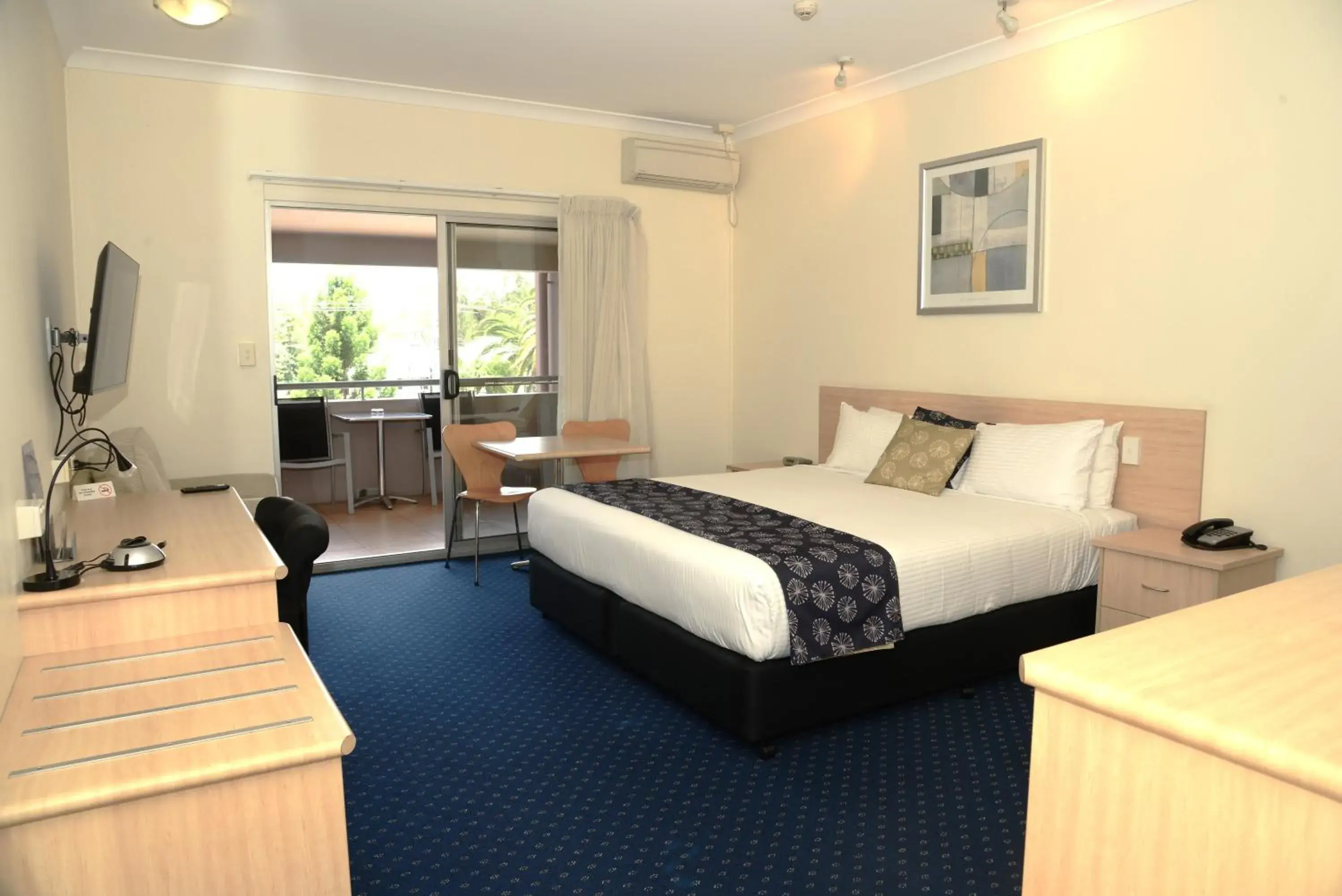 Executive Suite with Spa Bath in Lismore Bounty Workers Club Motel Executive Suite with Spa Bath in Lismore Bounty Workers Club Motel