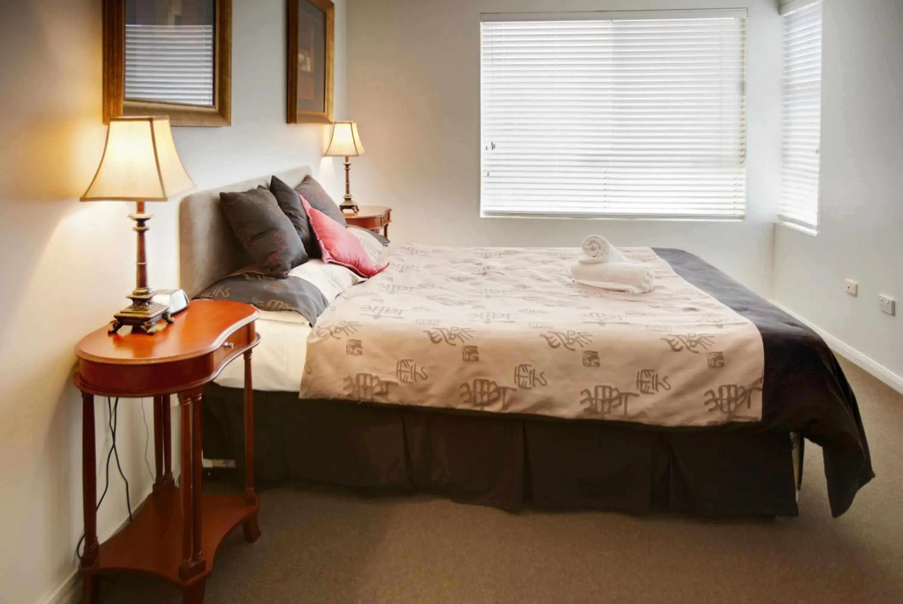 Three-Bedroom Apartment with River View (2 Queen and 2 Single Beds) in On The River Apartments Three-Bedroom Apartment with River View (2 Queen and 2 Single Beds) in On The River Apartments