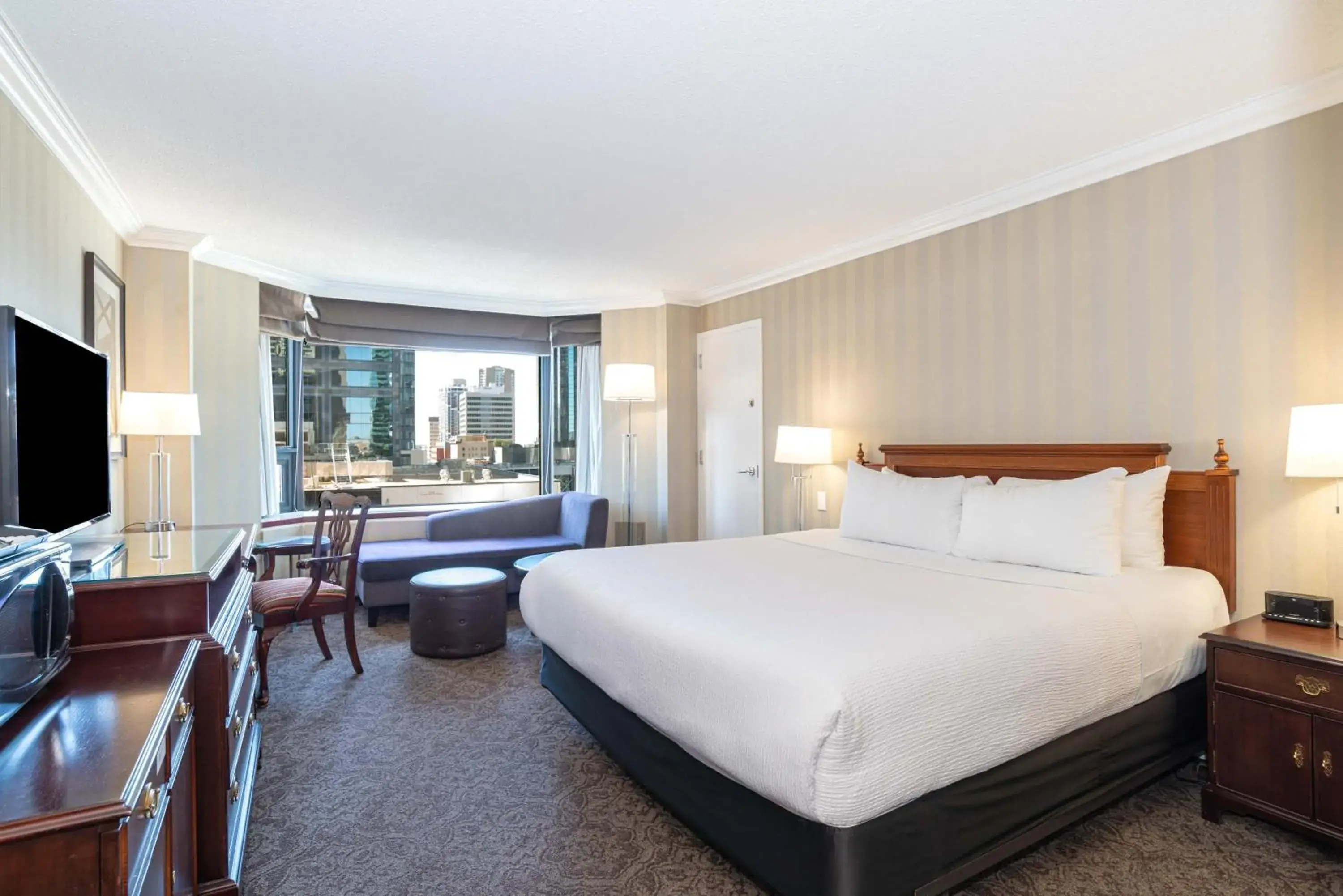 Standard Room, 1 King Bed in Sandman Signature Edmonton Downtown Hotel Standard Room, 1 King Bed in Sandman Signature Edmonton Downtown Hotel