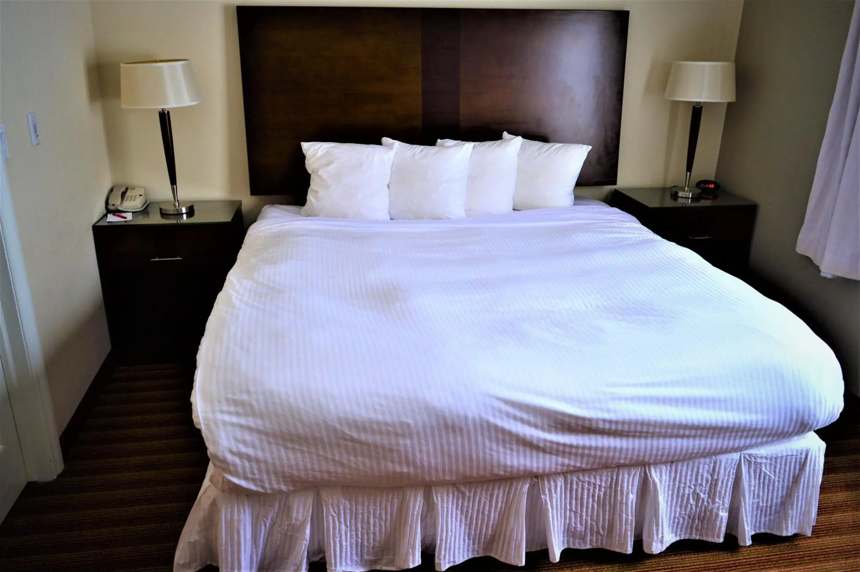 King Suite in Sigma Inn & Suites Hudson's Hope King Suite in Sigma Inn & Suites Hudson's Hope